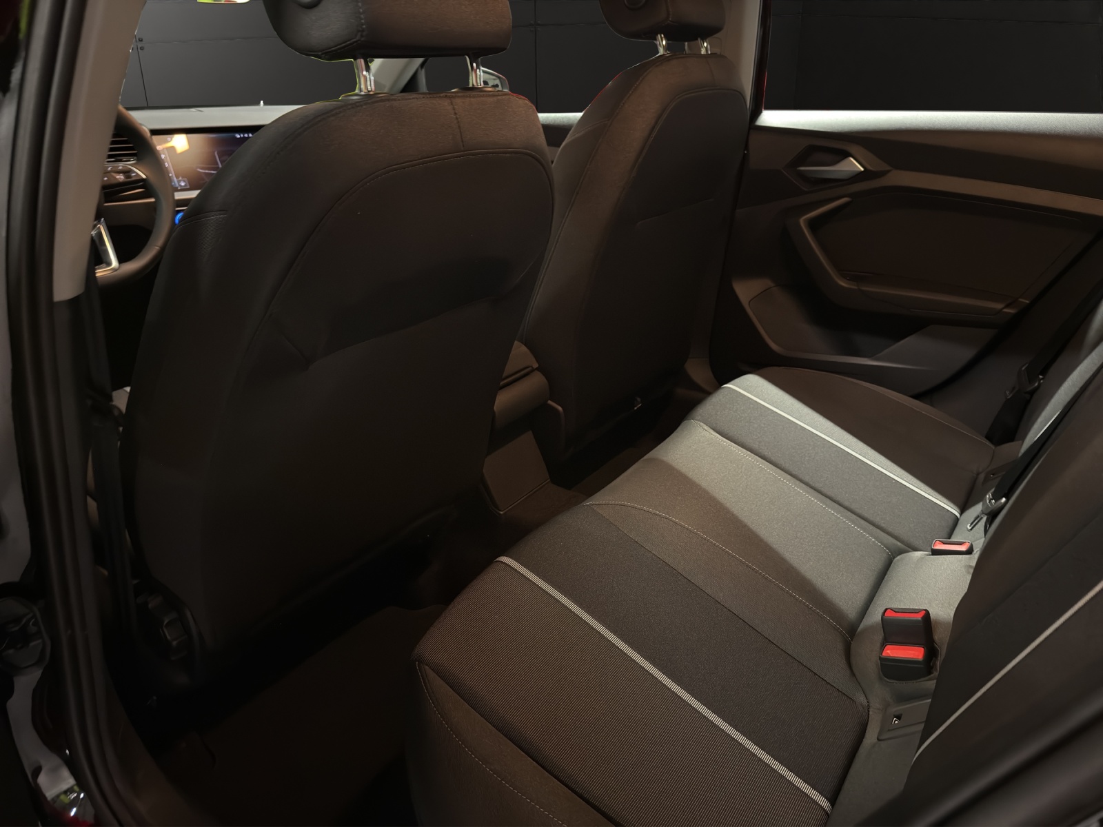 AUDI A1 Sportback 30 TFSI Attraction S-tronic-image-17