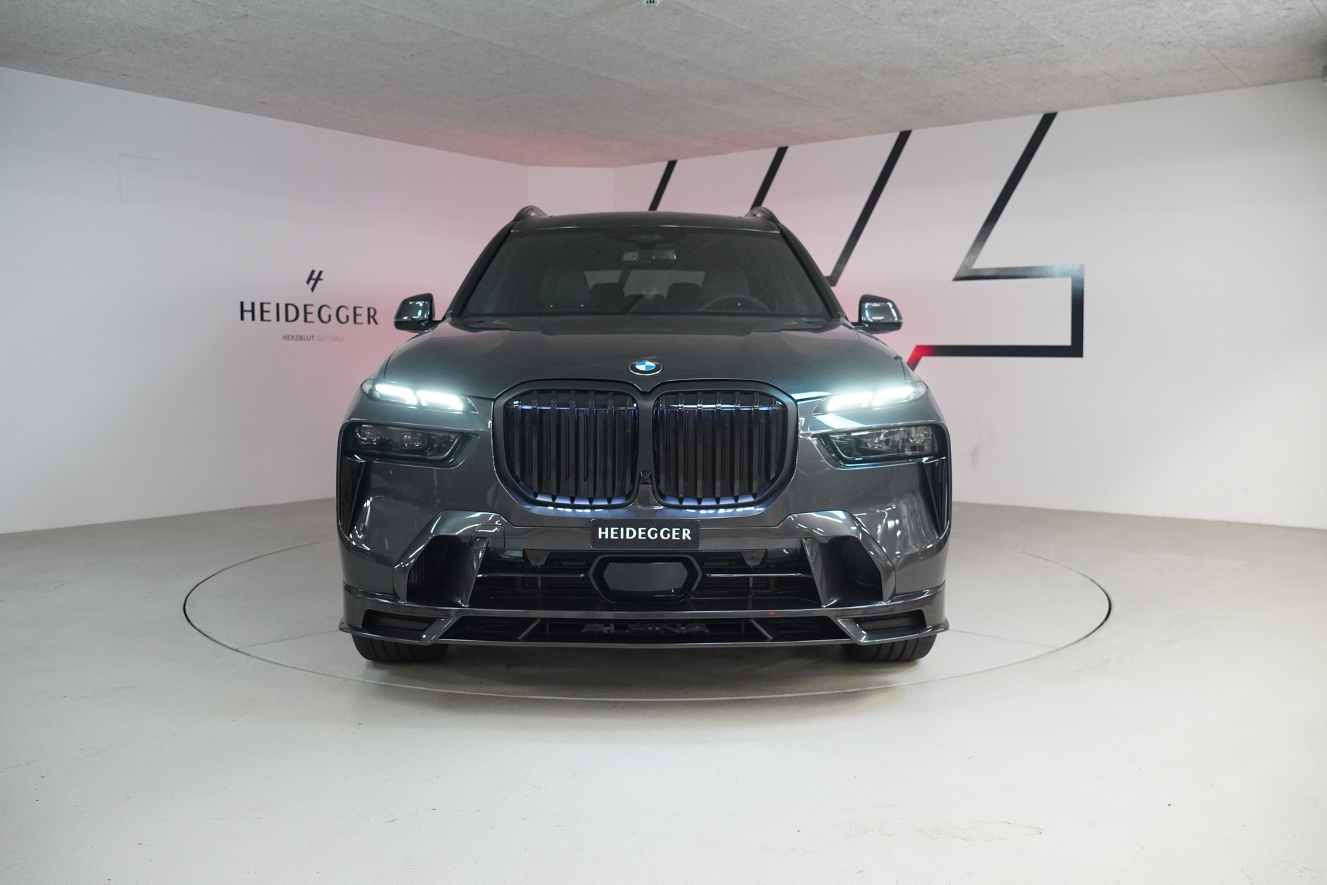 BMW-ALPINA BMW ALPINA XB7-showroom-element-1