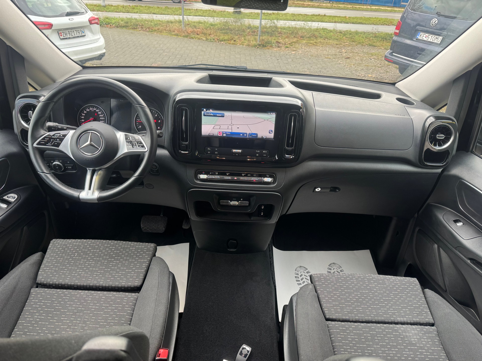 MERCEDES-BENZ Vito 116 CDI Lang Select Tourer 4Matic 9G-Tronic-image-12