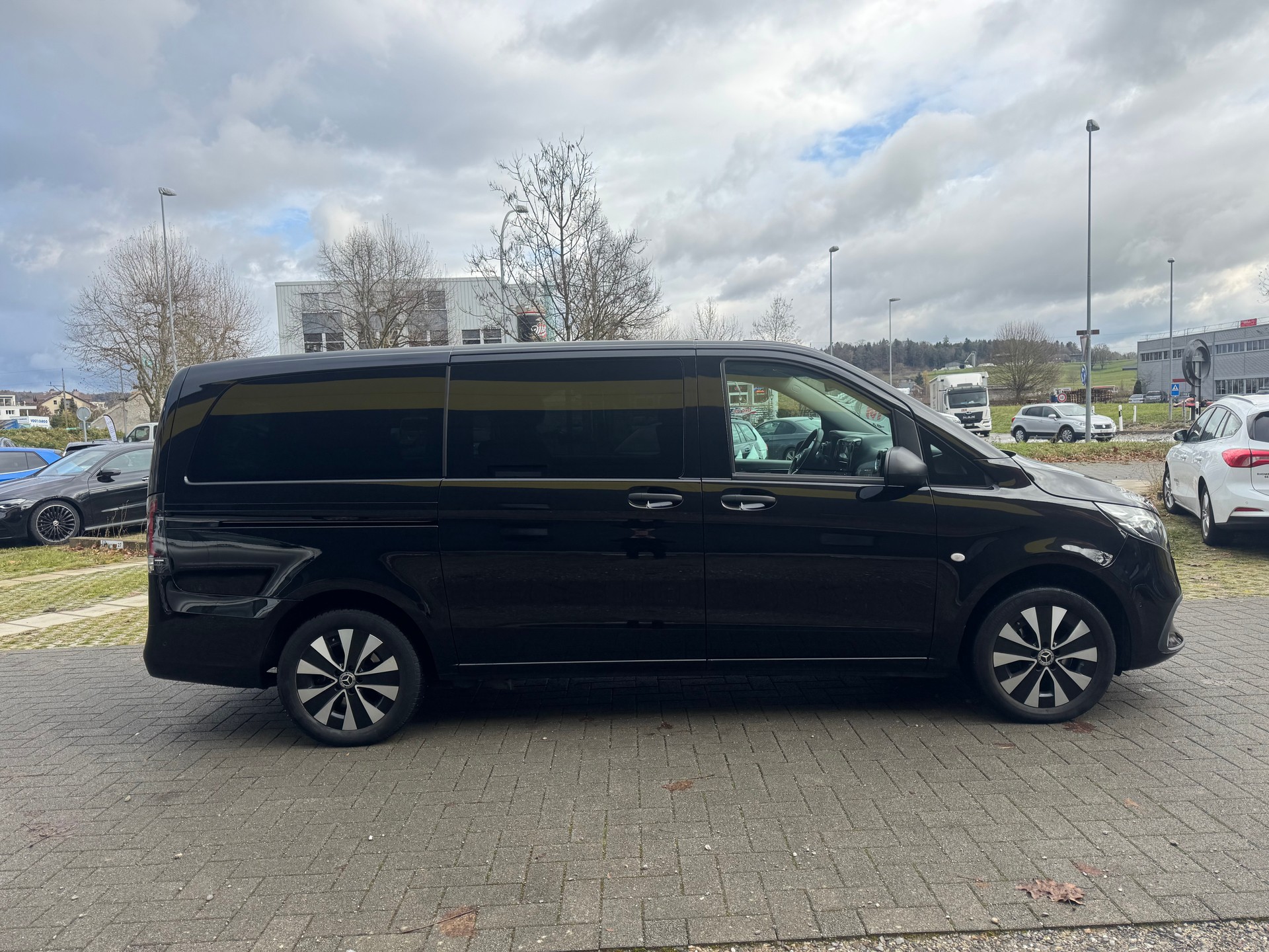 MERCEDES-BENZ Vito 116 CDI Lang Select Tourer 4Matic 9G-Tronic-image-3