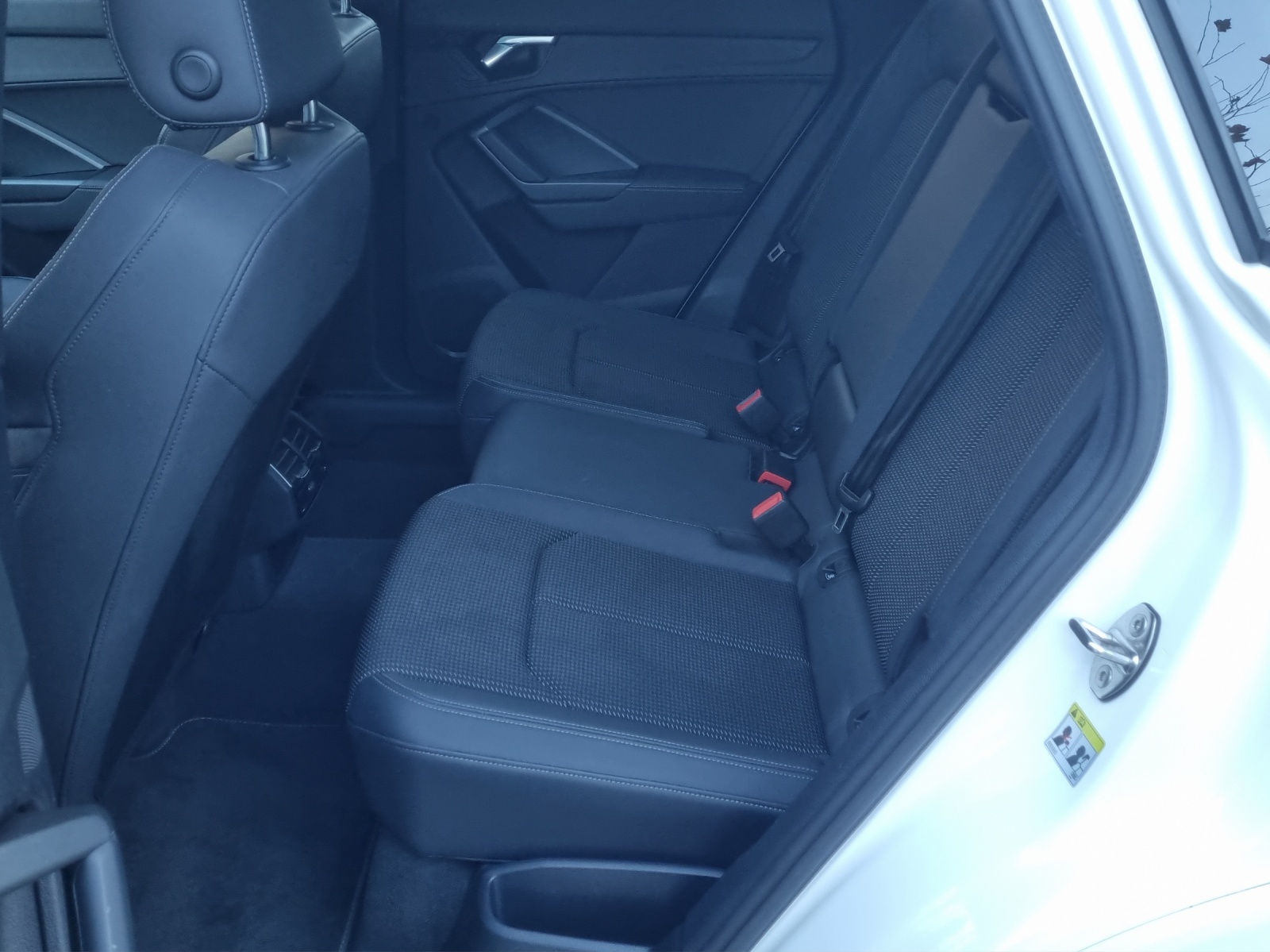 AUDI Q3 35 TFSI S-tronic-image-8