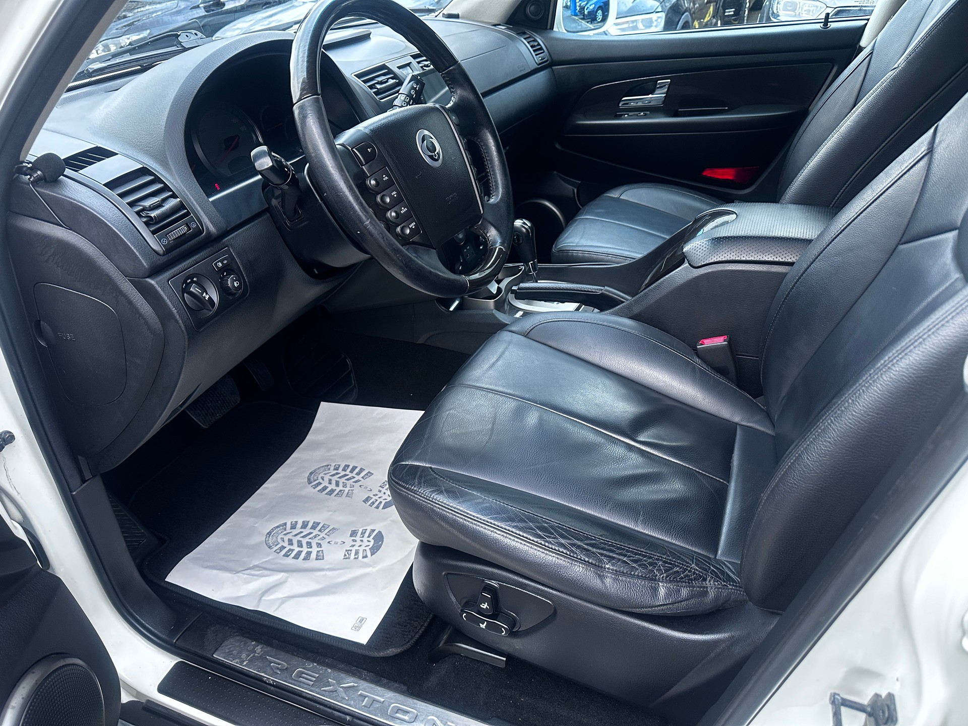 KGM-SsangYong Rexton RX200 e-XDi Sapphire 4WD Automatic-image-9