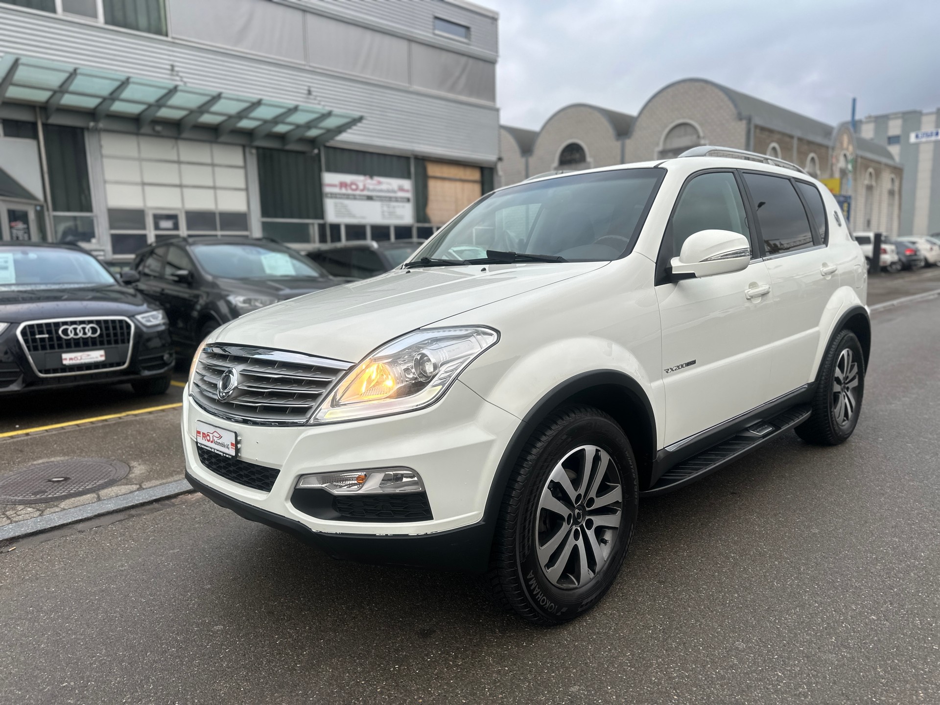 KGM-SsangYong Rexton RX200 e-XDi Sapphire 4WD Automatic-image-2