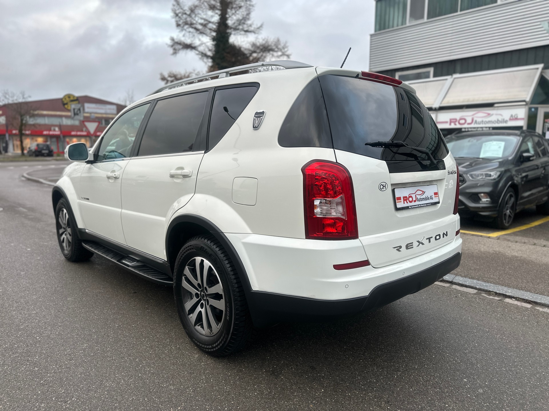 KGM-SsangYong Rexton RX200 e-XDi Sapphire 4WD Automatic-image-8