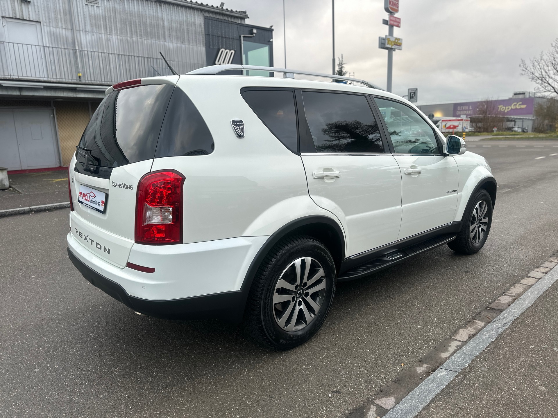 KGM-SsangYong Rexton RX200 e-XDi Sapphire 4WD Automatic-image-6