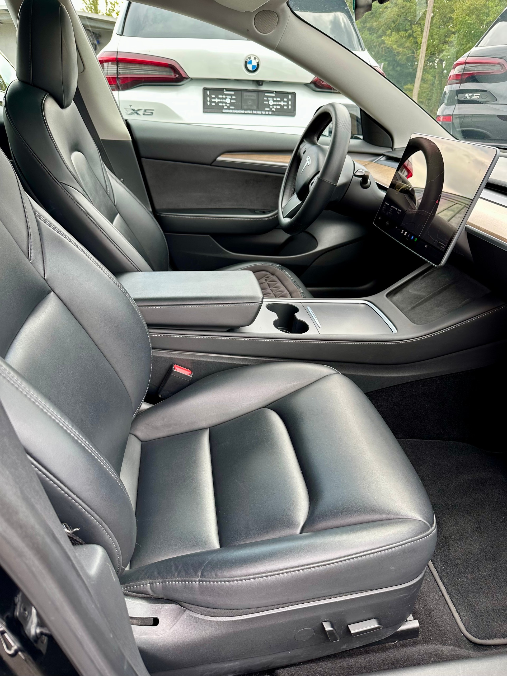 TESLA Model 3-image-4