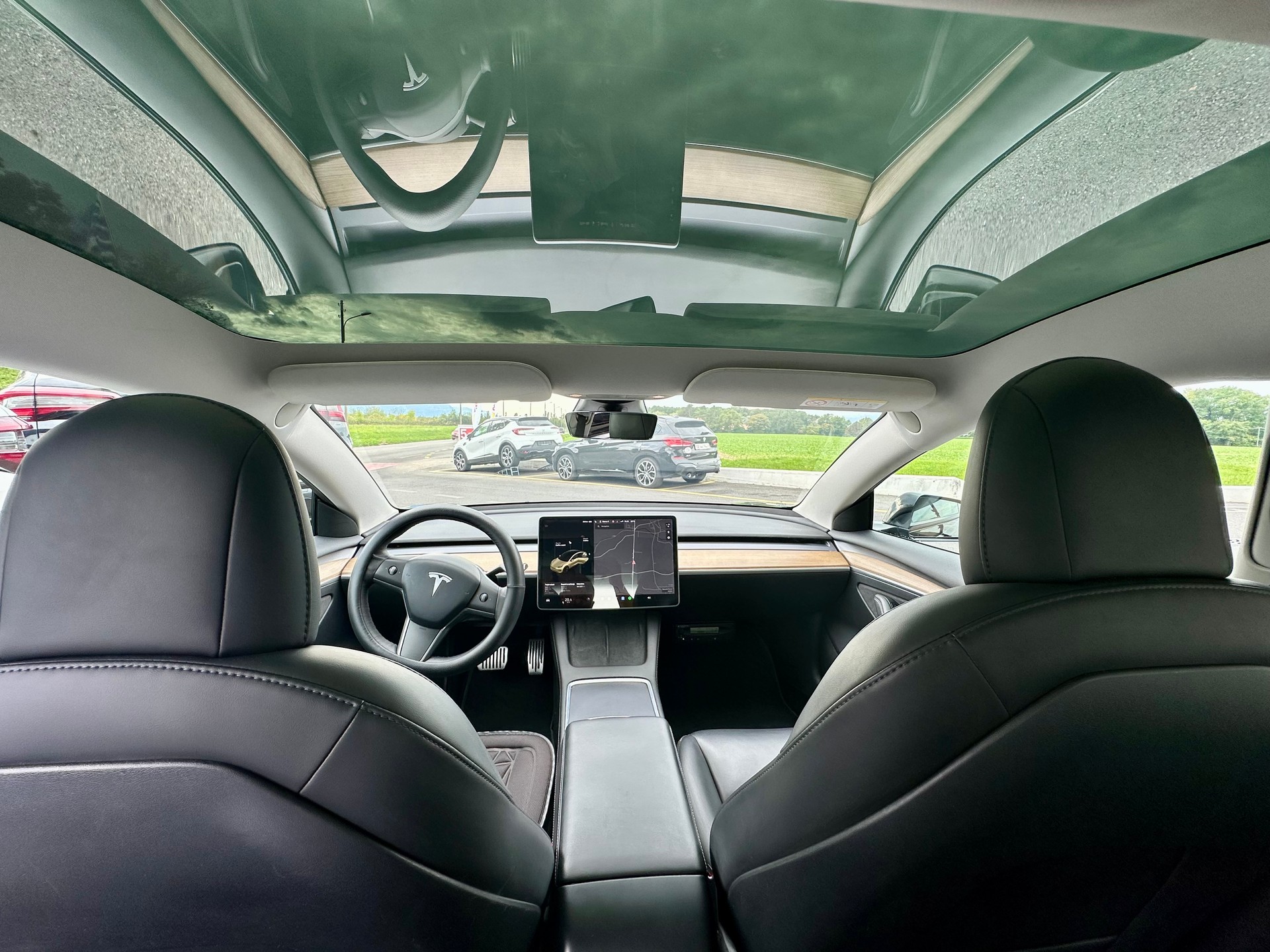 TESLA Model 3-image-2