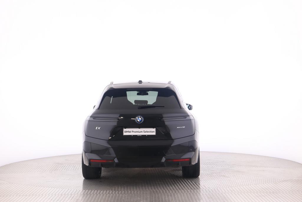 BMW iX xDrive50-image-7