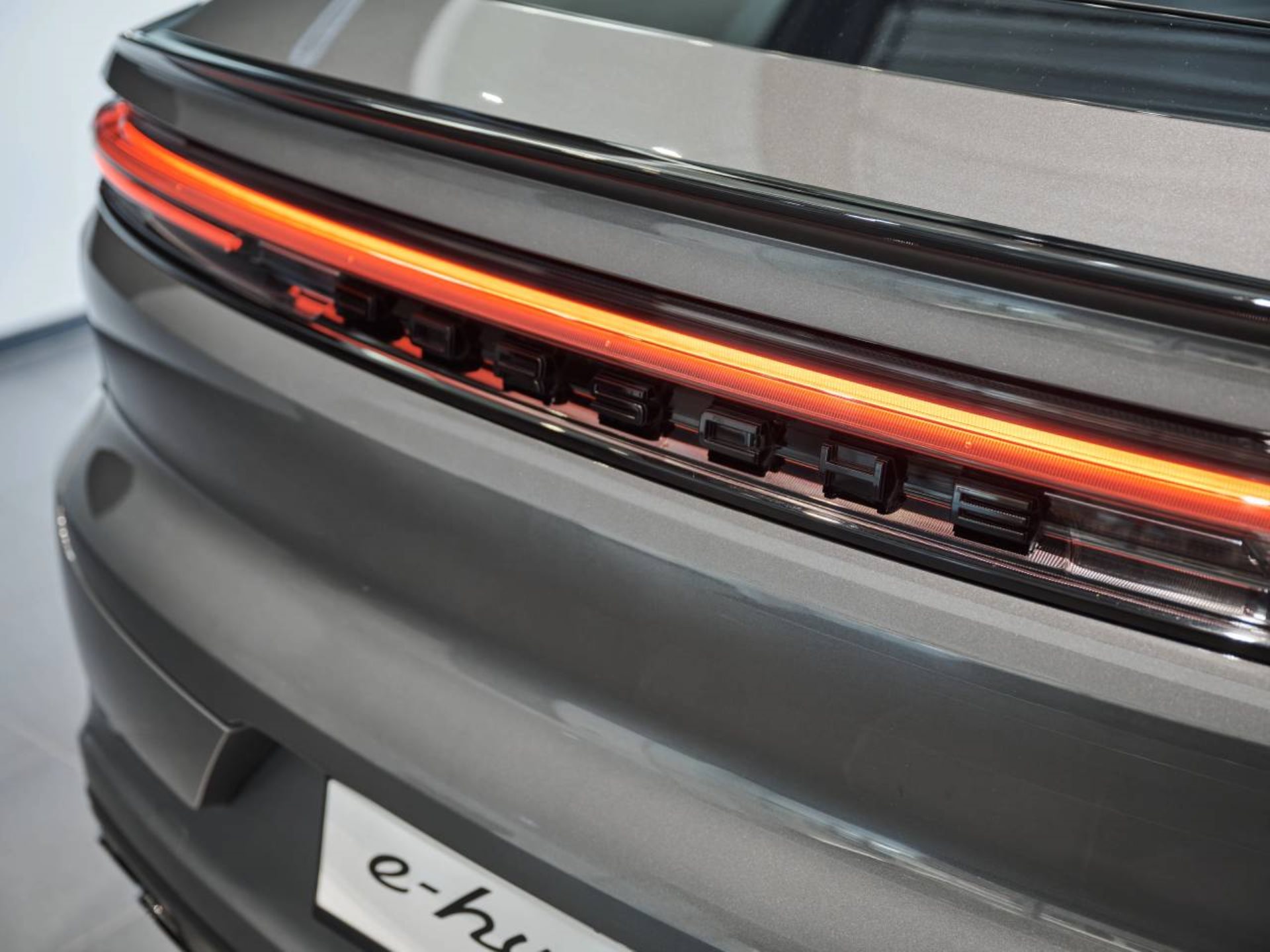 PORSCHE Cayenne E-Hybrid Coupé-image-27