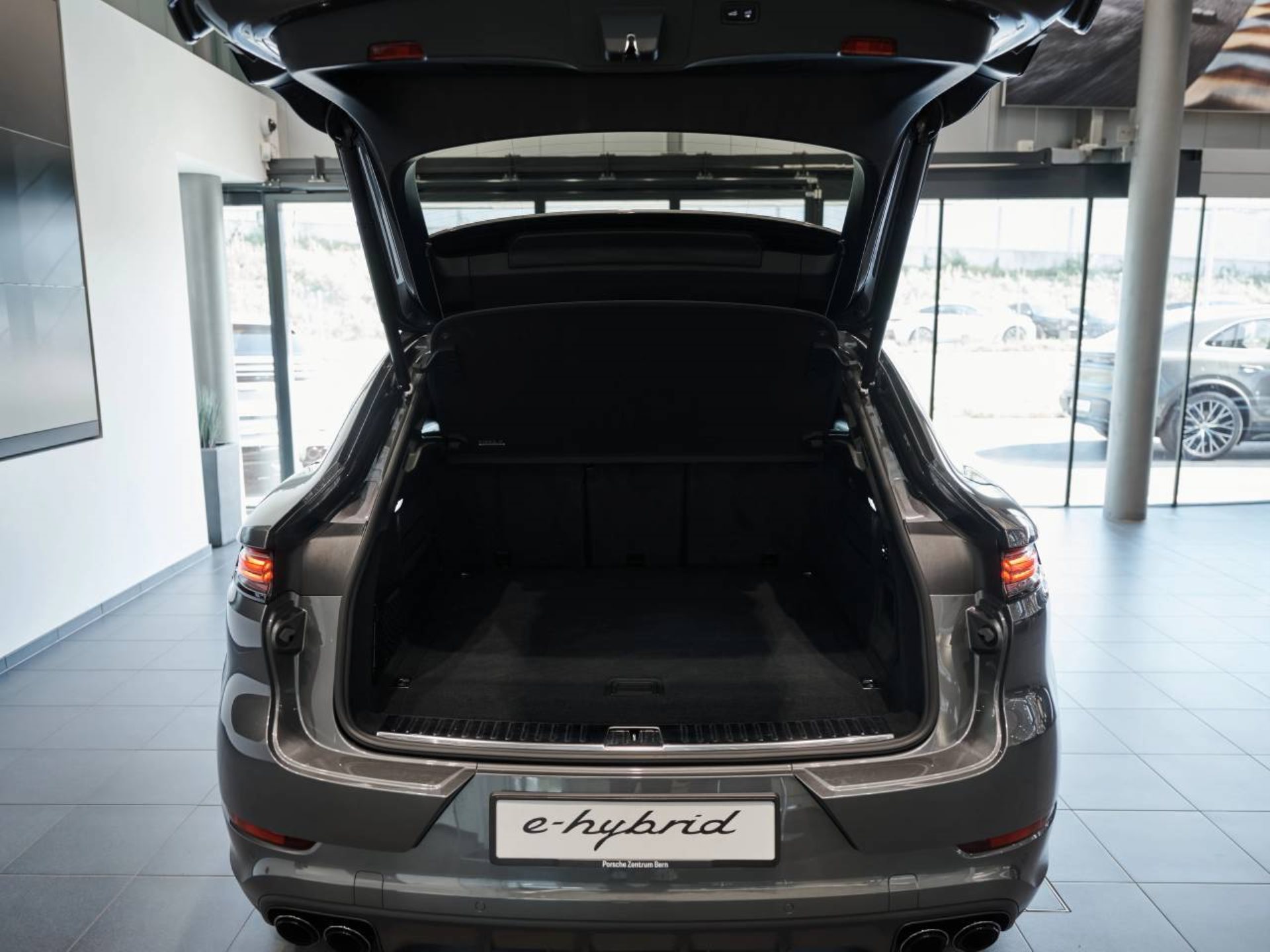 PORSCHE Cayenne E-Hybrid Coupé-image-6