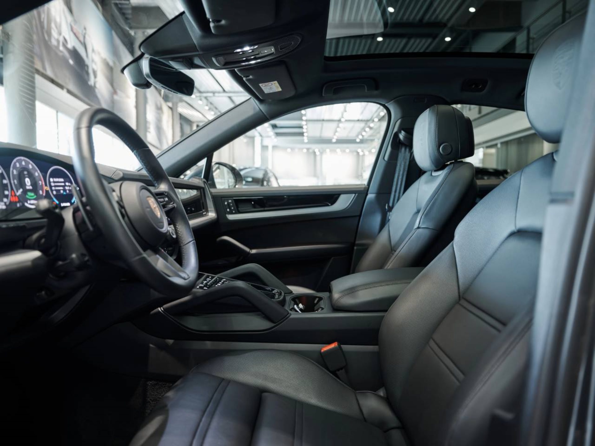 PORSCHE Cayenne E-Hybrid Coupé-image-3