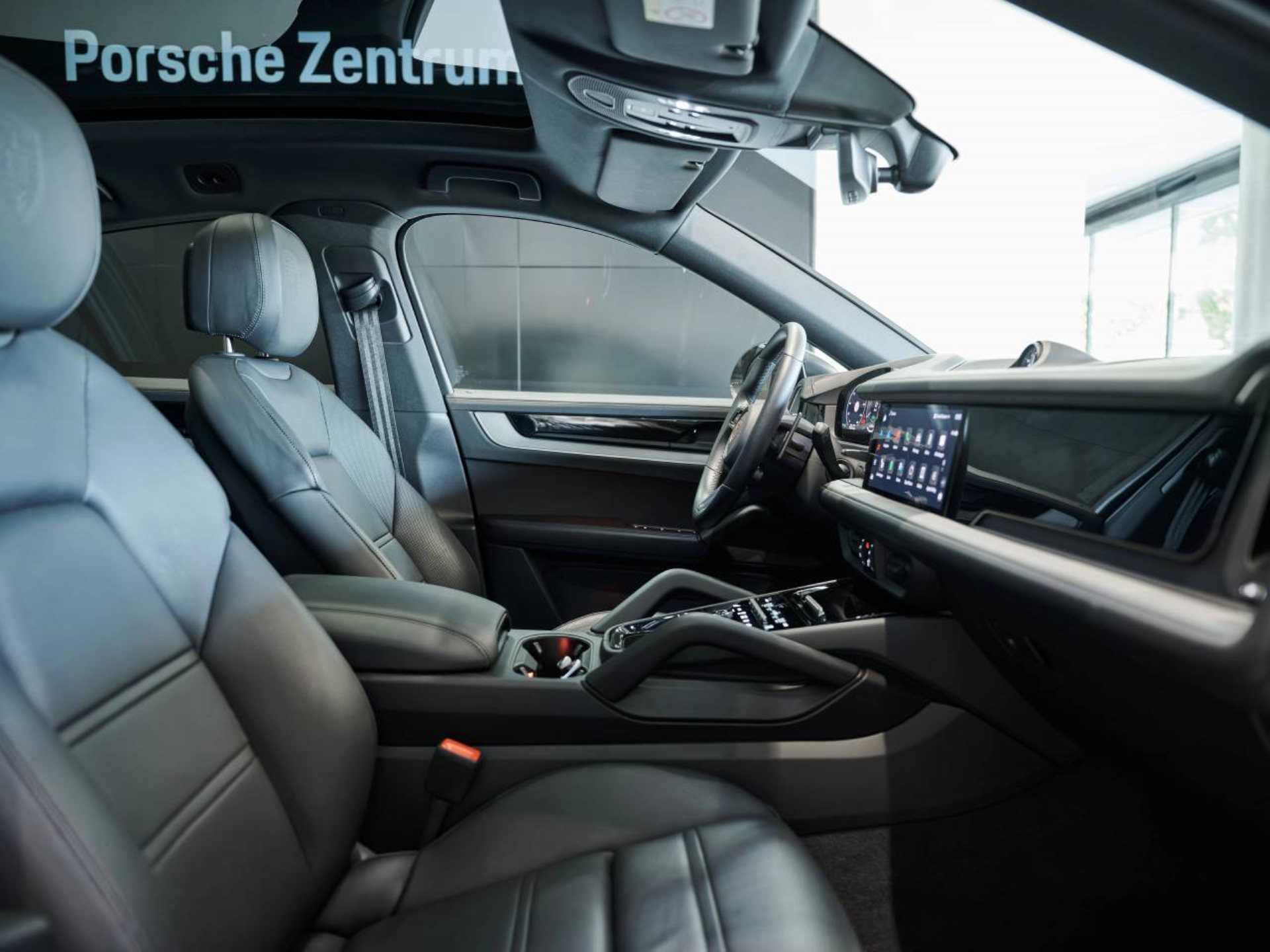 PORSCHE Cayenne E-Hybrid Coupé-image-17