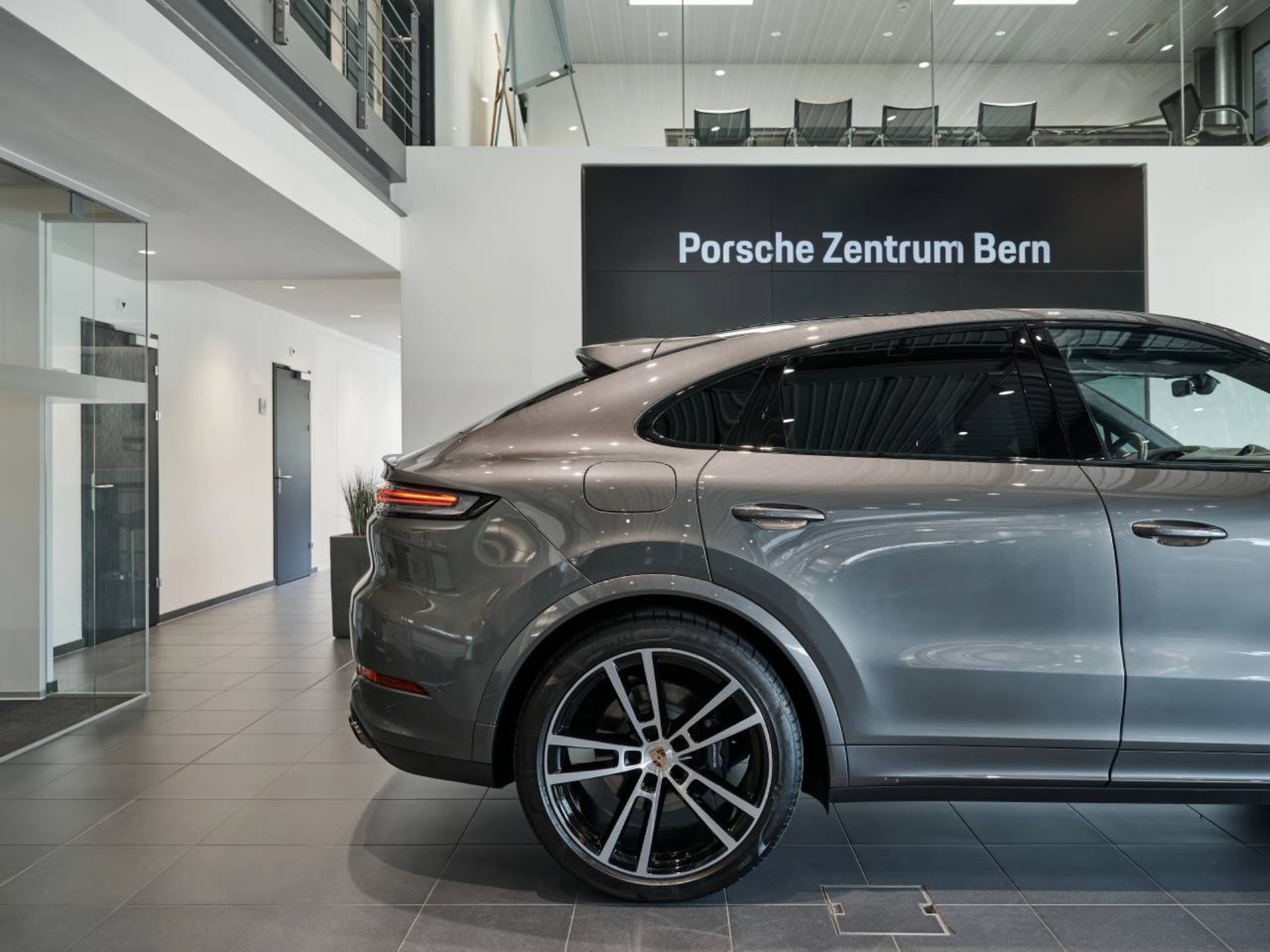 PORSCHE Cayenne E-Hybrid Coupé-image-10