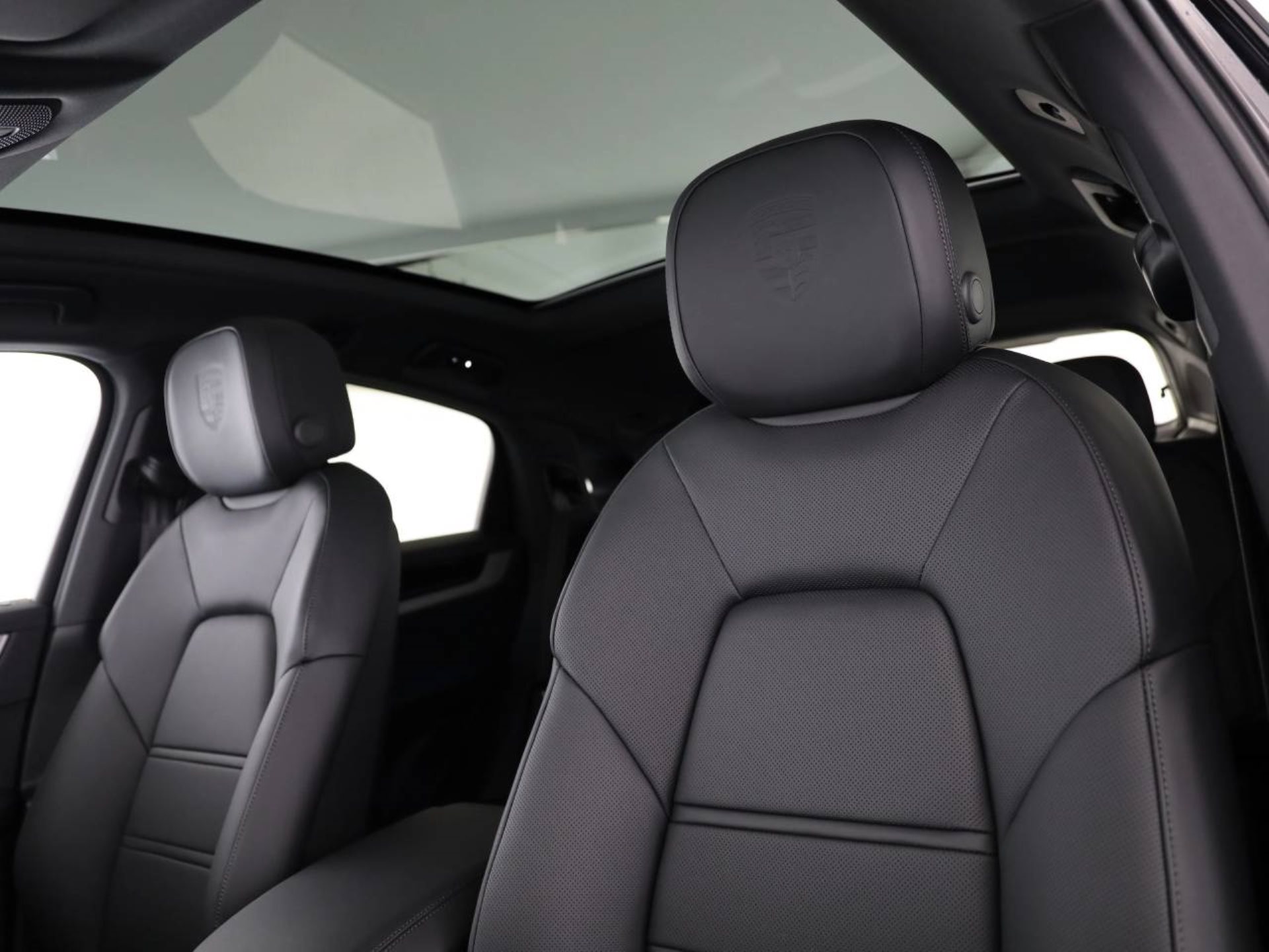 PORSCHE Cayenne E-Hybrid Coupé-image-4