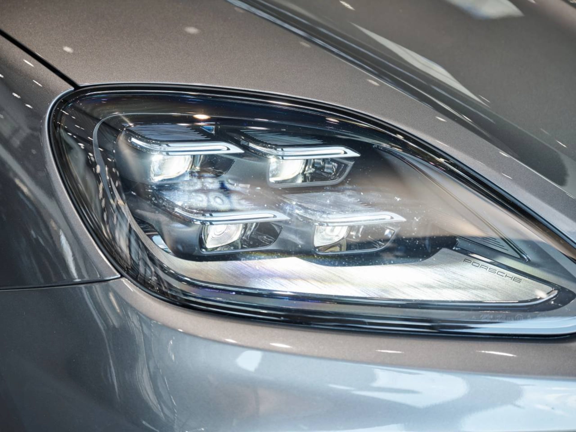 PORSCHE Cayenne E-Hybrid Coupé-image-23