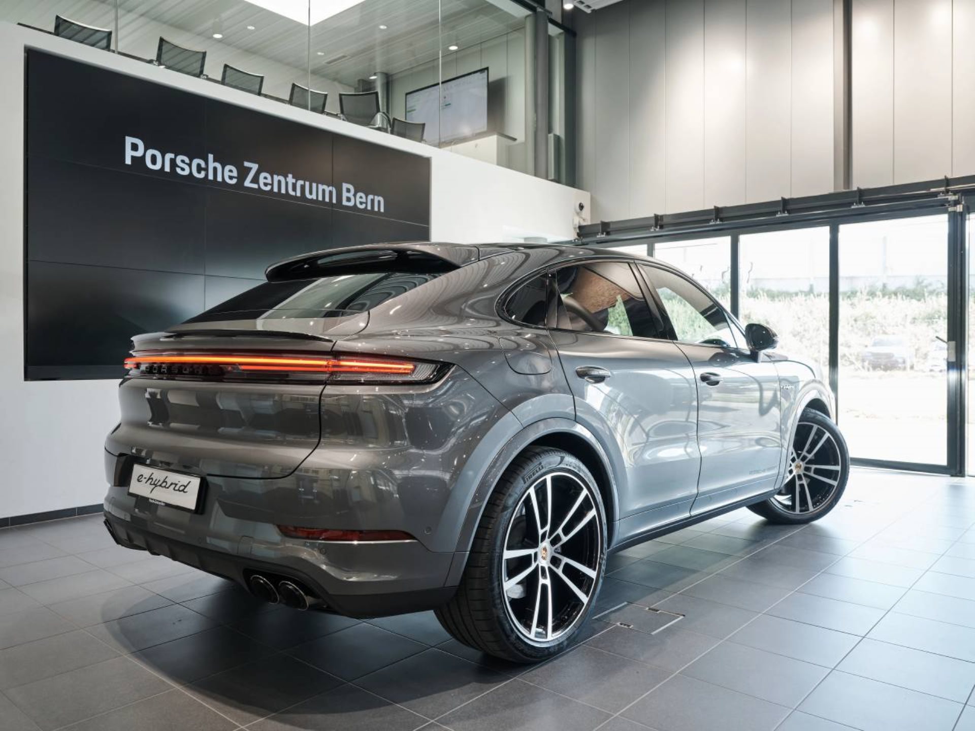 PORSCHE Cayenne E-Hybrid Coupé-image-2