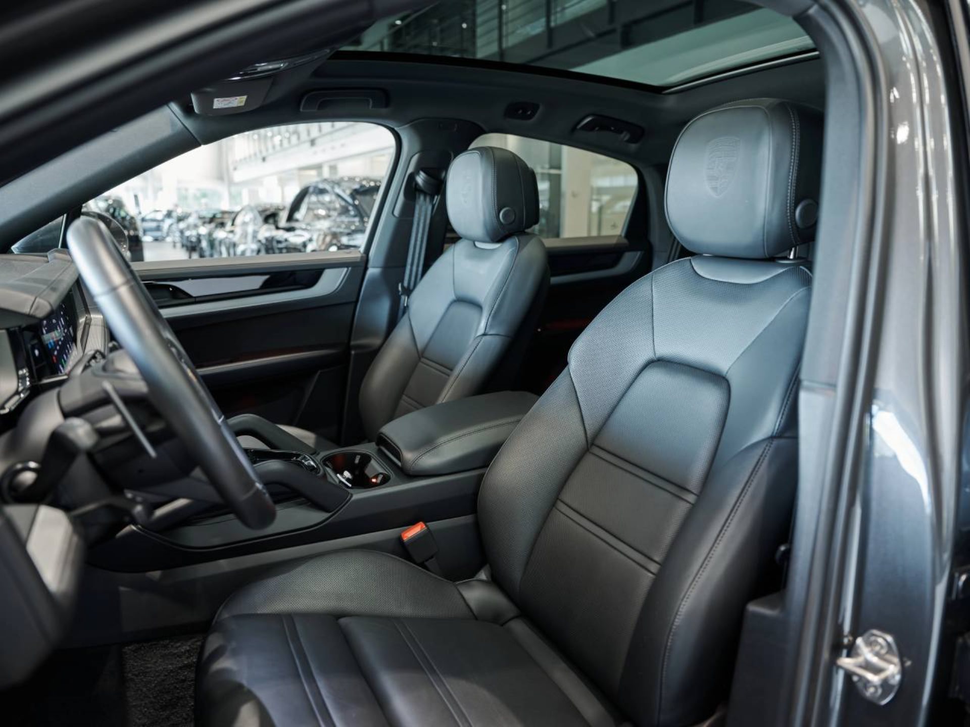 PORSCHE Cayenne E-Hybrid Coupé-image-4