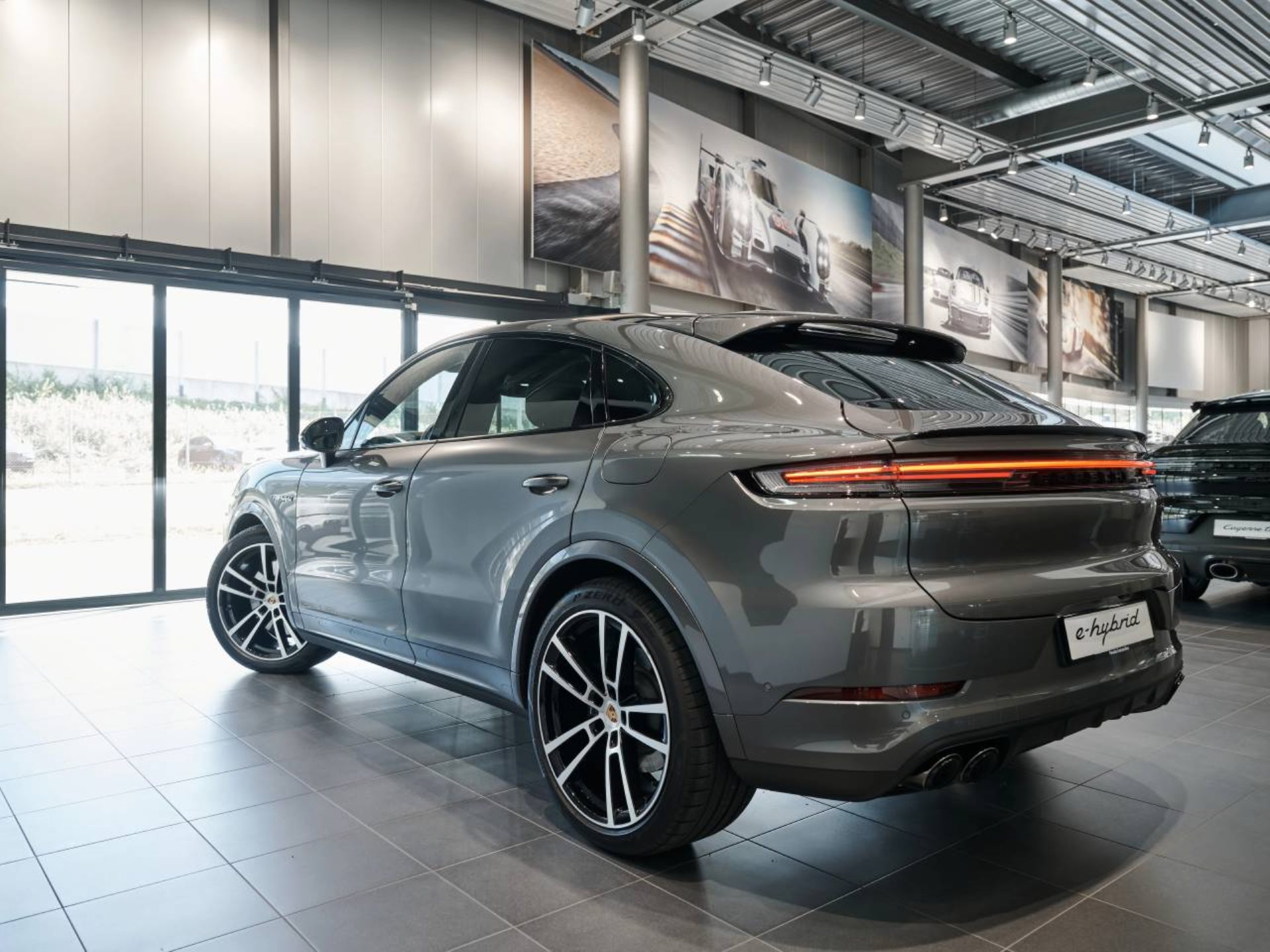 PORSCHE Cayenne E-Hybrid Coupé-image-7