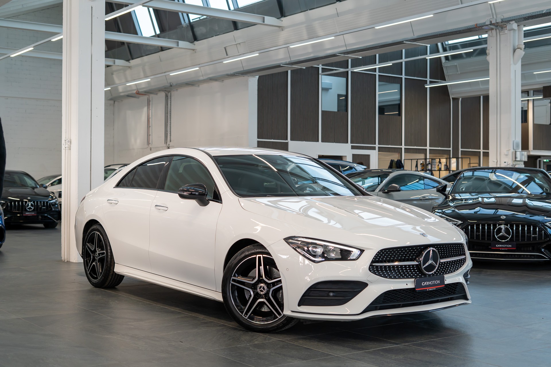 MERCEDES-BENZ CLA 200 d AMG Line 4matic Ambiente-Beleuchtung / Sitzheizung / Navi-image-2