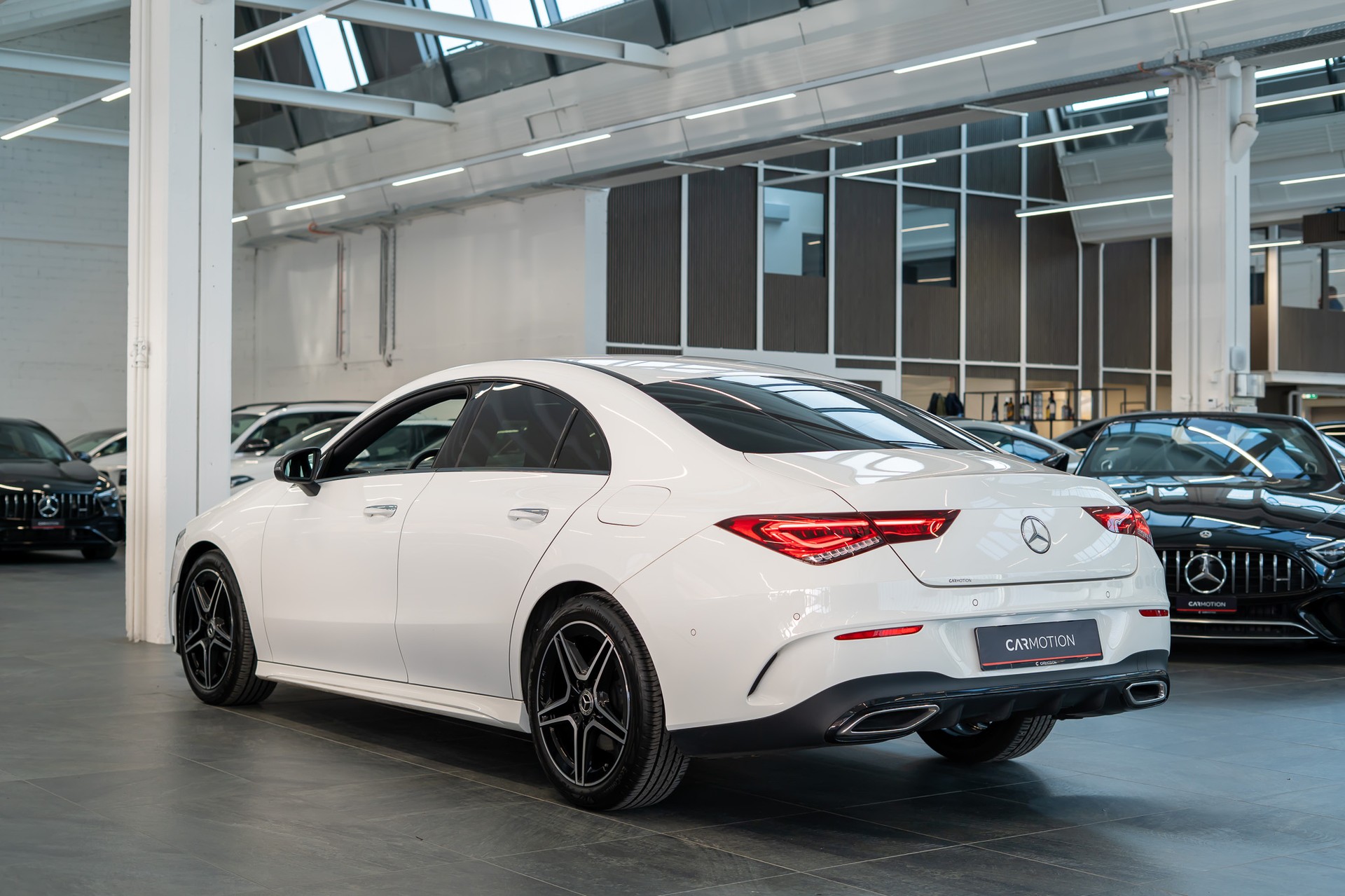 MERCEDES-BENZ CLA 200 d AMG Line 4matic Ambiente-Beleuchtung / Sitzheizung / Navi-image-6