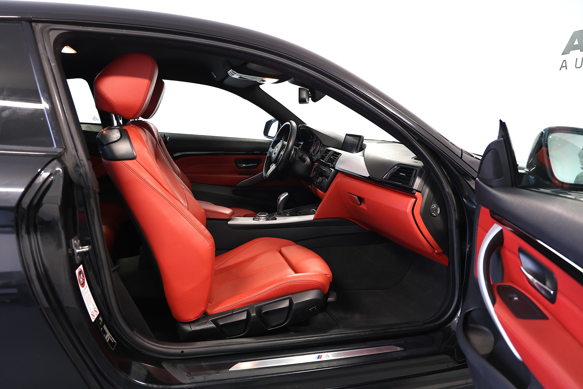 BMW 420d Coupé M-Sport xDrive Steptronic-image-13