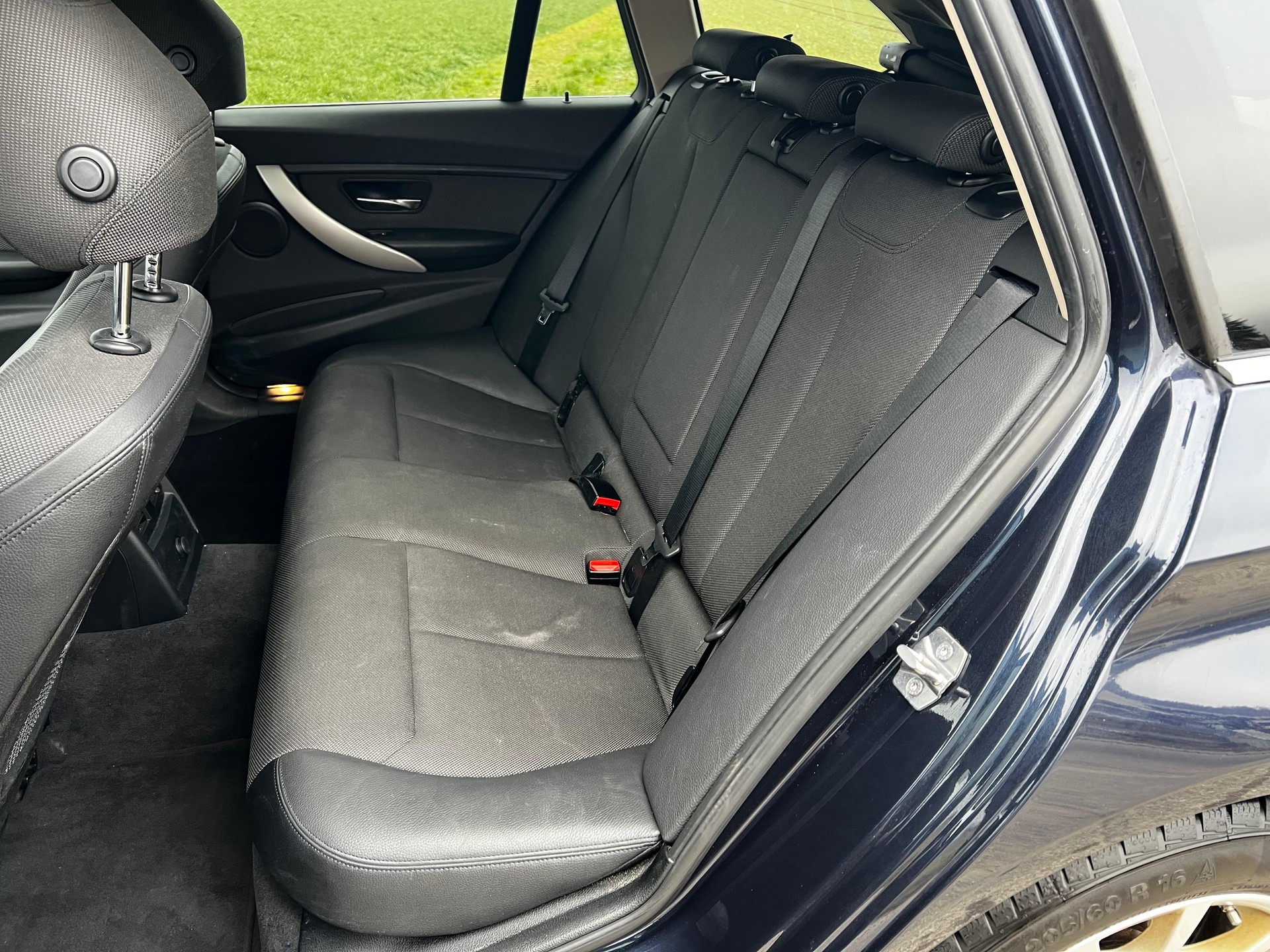 BMW 320d xDrive Touring Steptronic-image-11