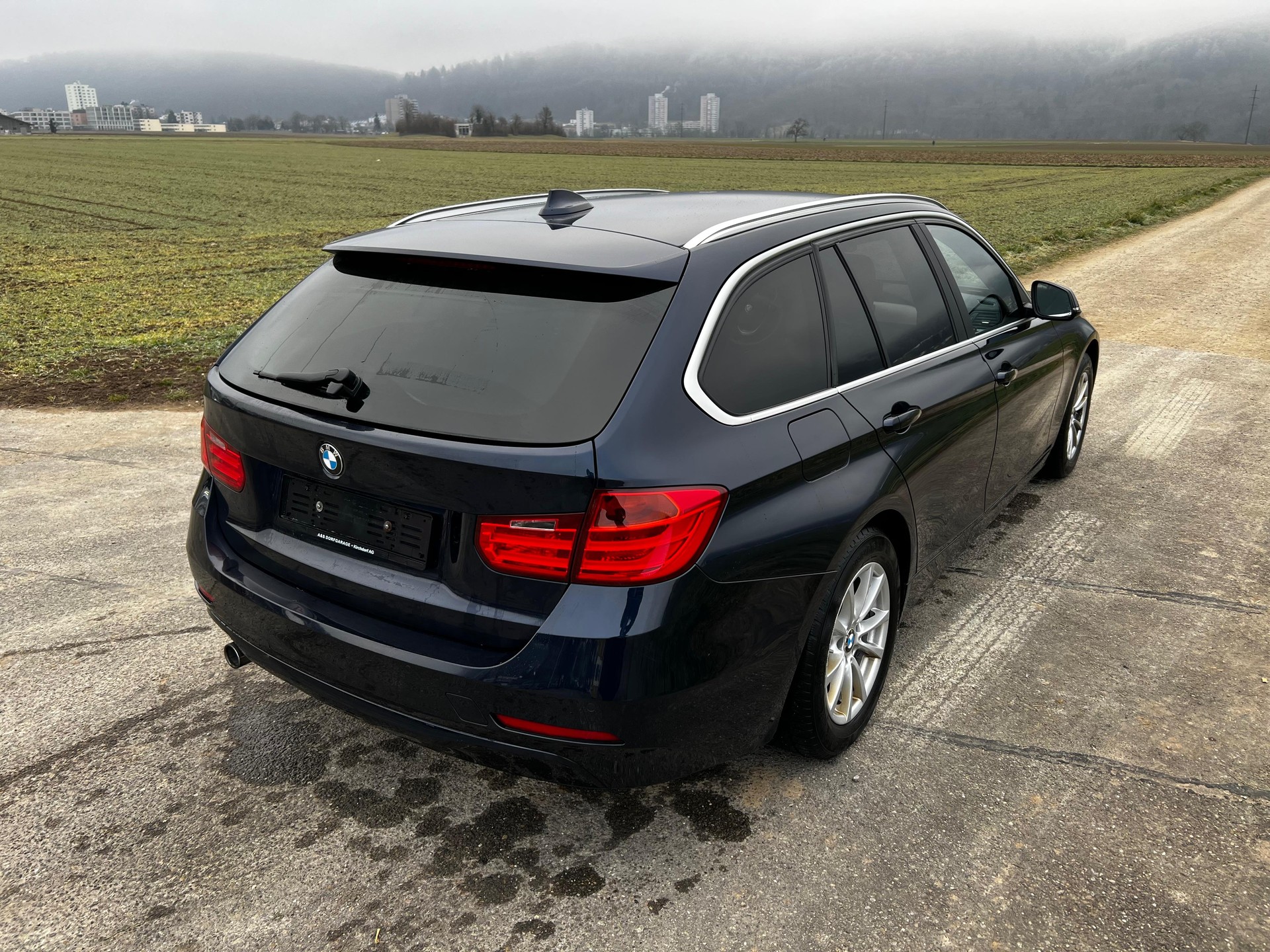 BMW 320d xDrive Touring Steptronic-image-4