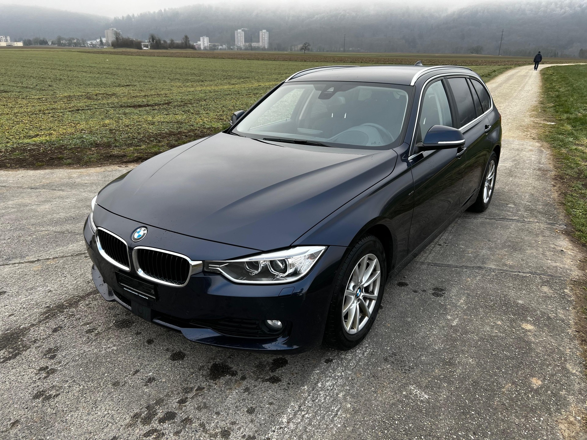 BMW 320d xDrive Touring Steptronic-image-0