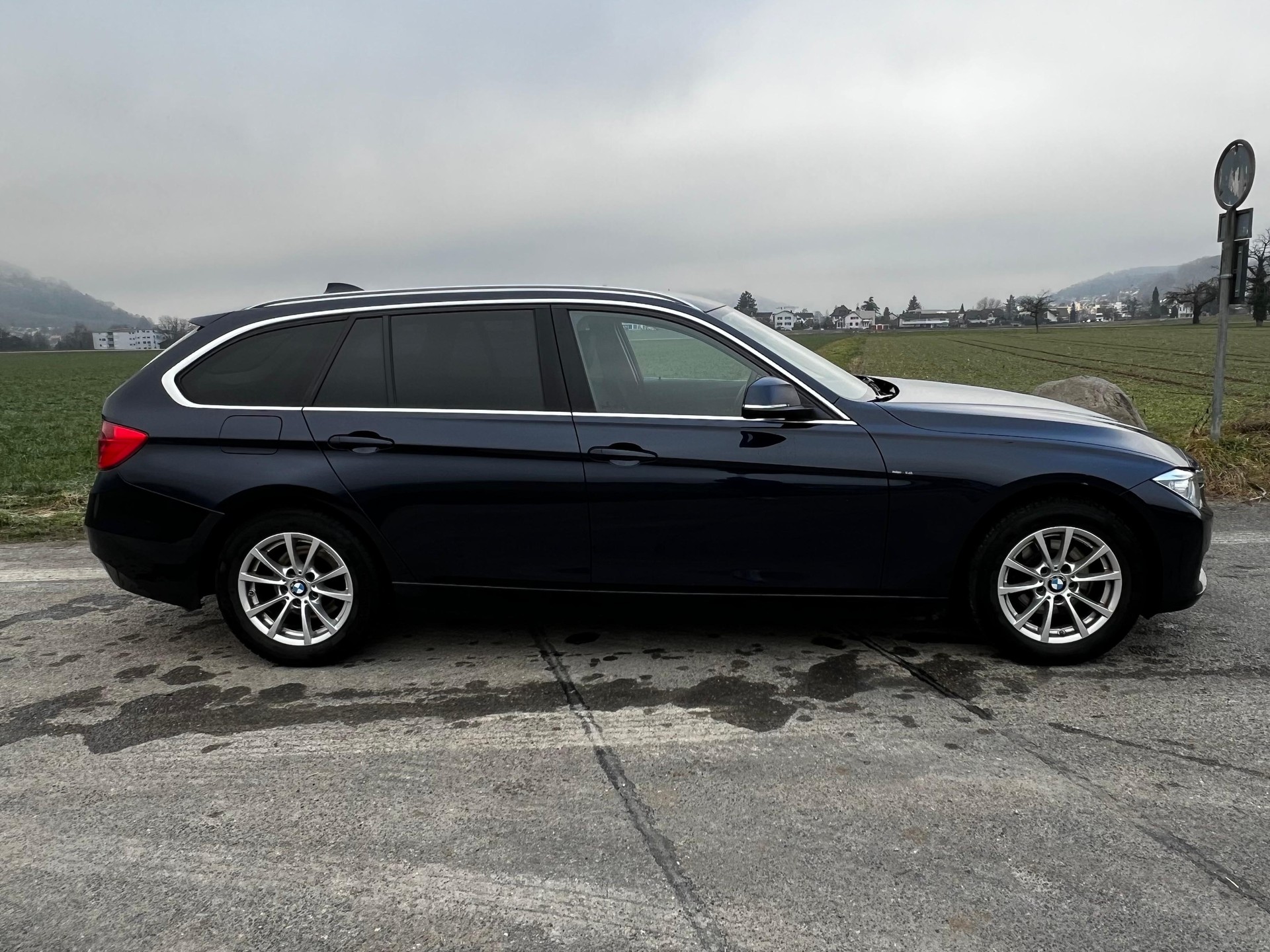 BMW 320d xDrive Touring Steptronic-image-5