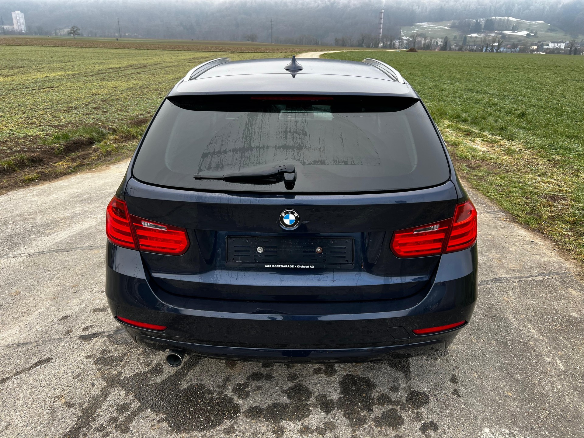 BMW 320d xDrive Touring Steptronic-image-3