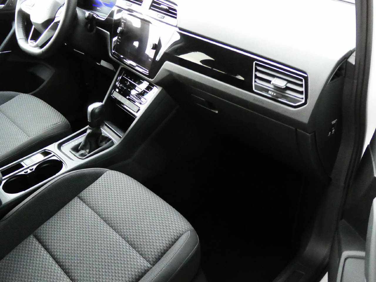 VW Touran 1.5 TSI Comfortline United DSG-image-9