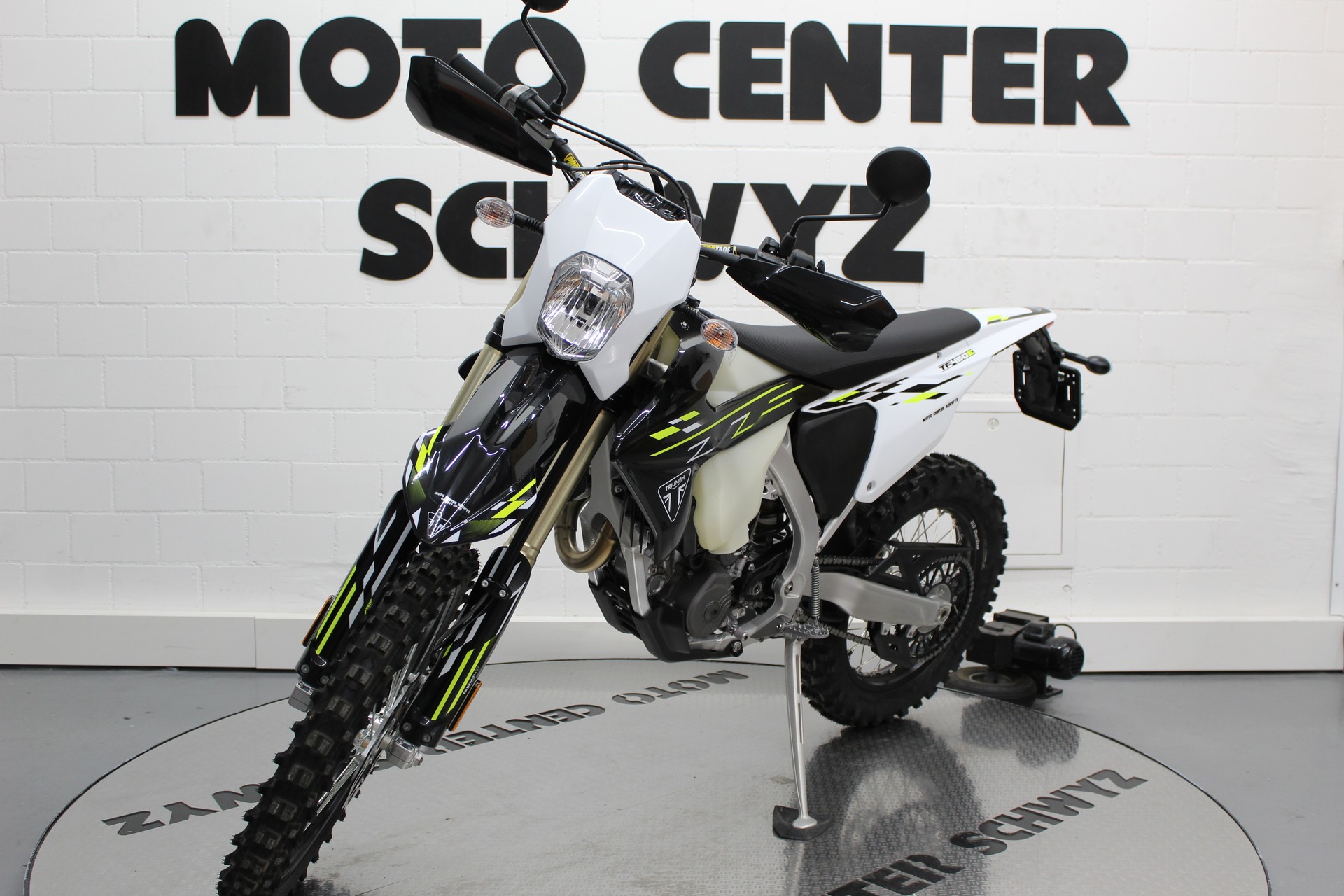 TRIUMPH TF 450 E-showroom-element-2