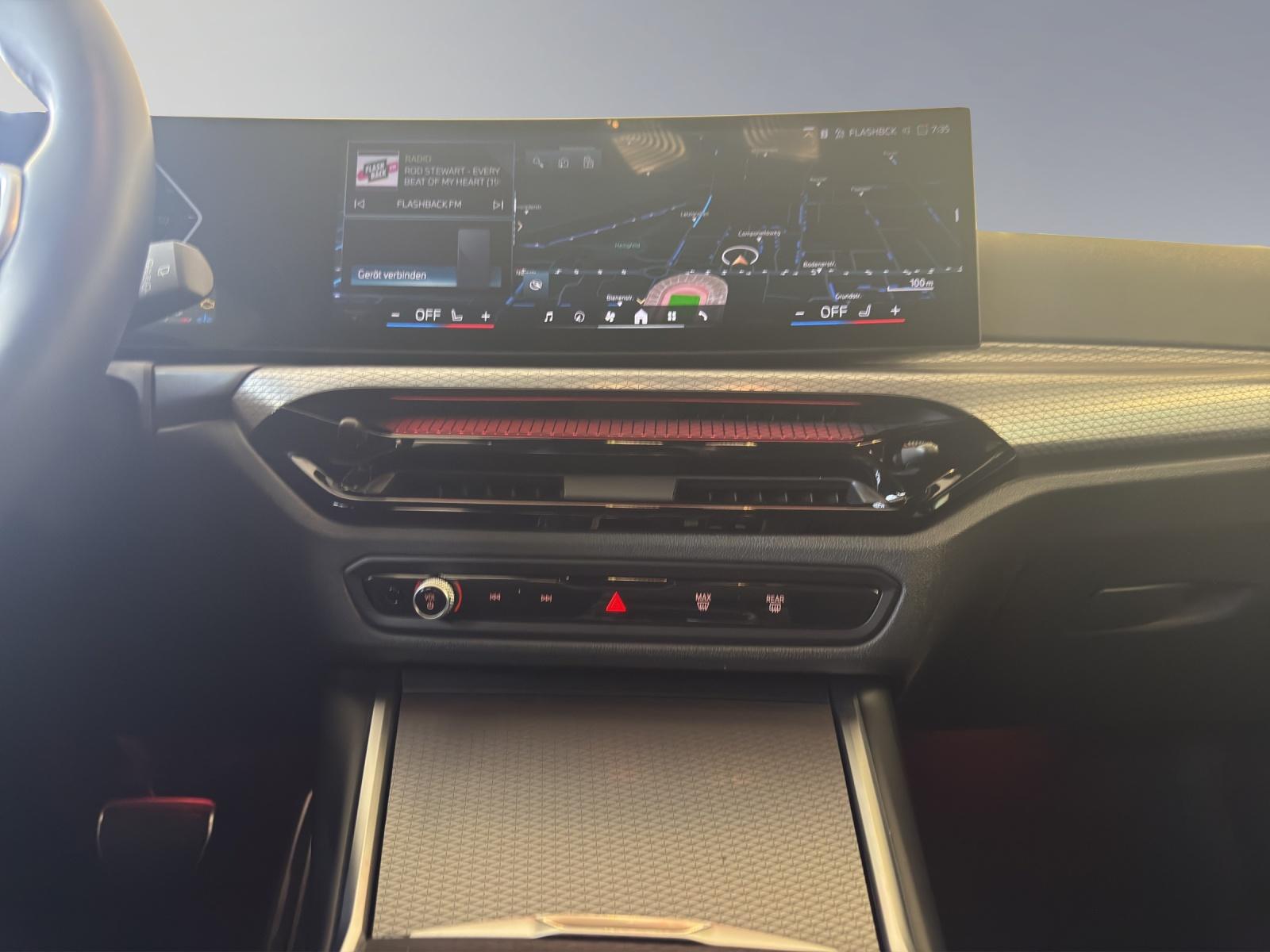 BMW 320d xDrive Touring M-SportPaket-image-11