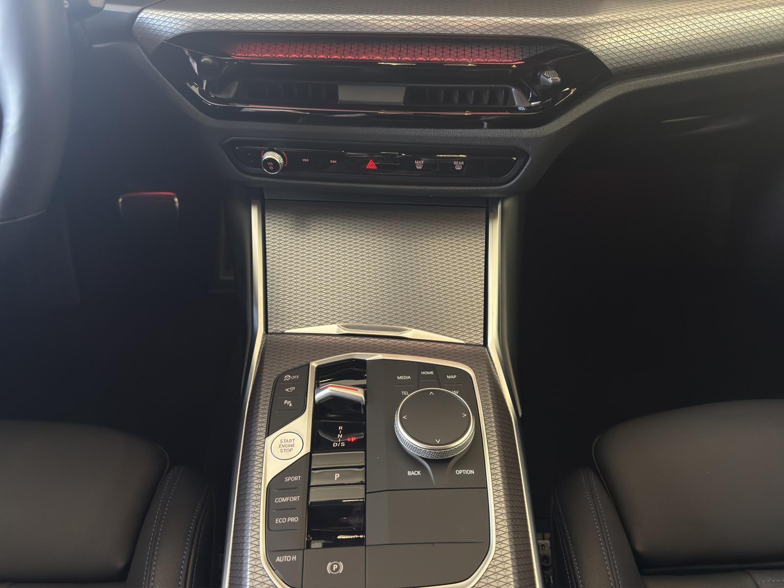 BMW 320d xDrive Touring M-SportPaket-image-12