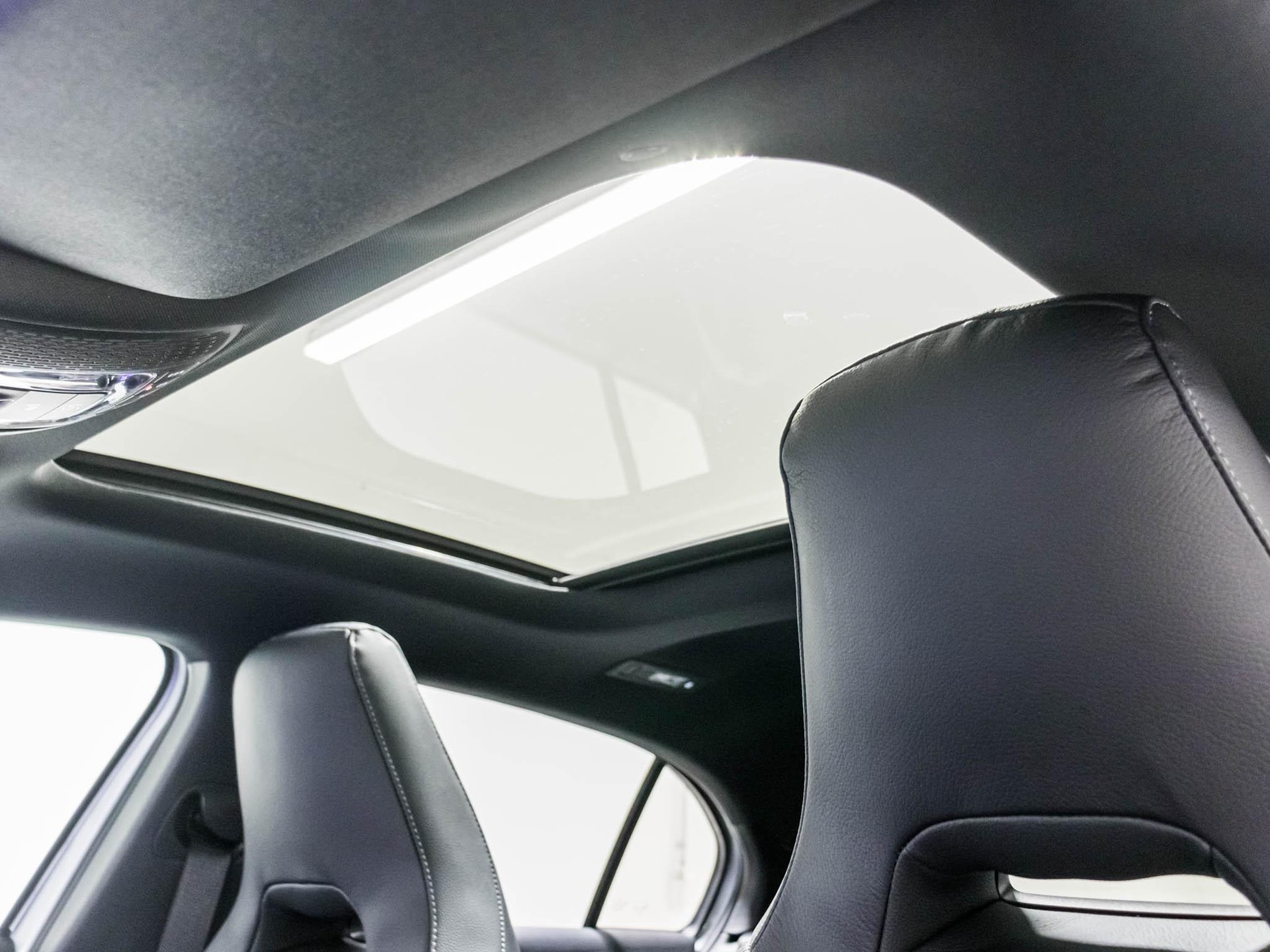 MERCEDES-BENZ A 35 AMG 4MATIC-image-8