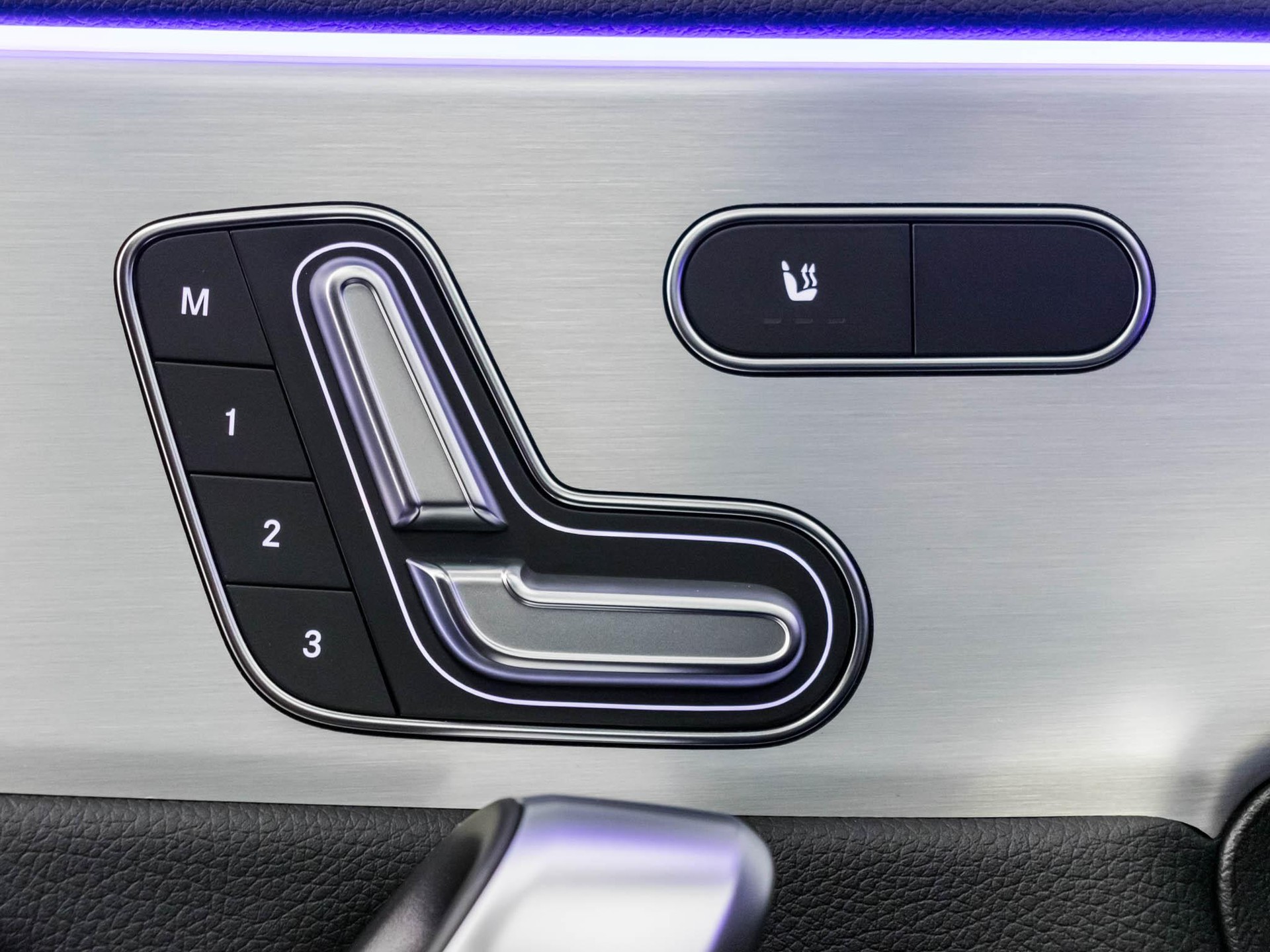 MERCEDES-BENZ A 35 AMG 4MATIC-image-12