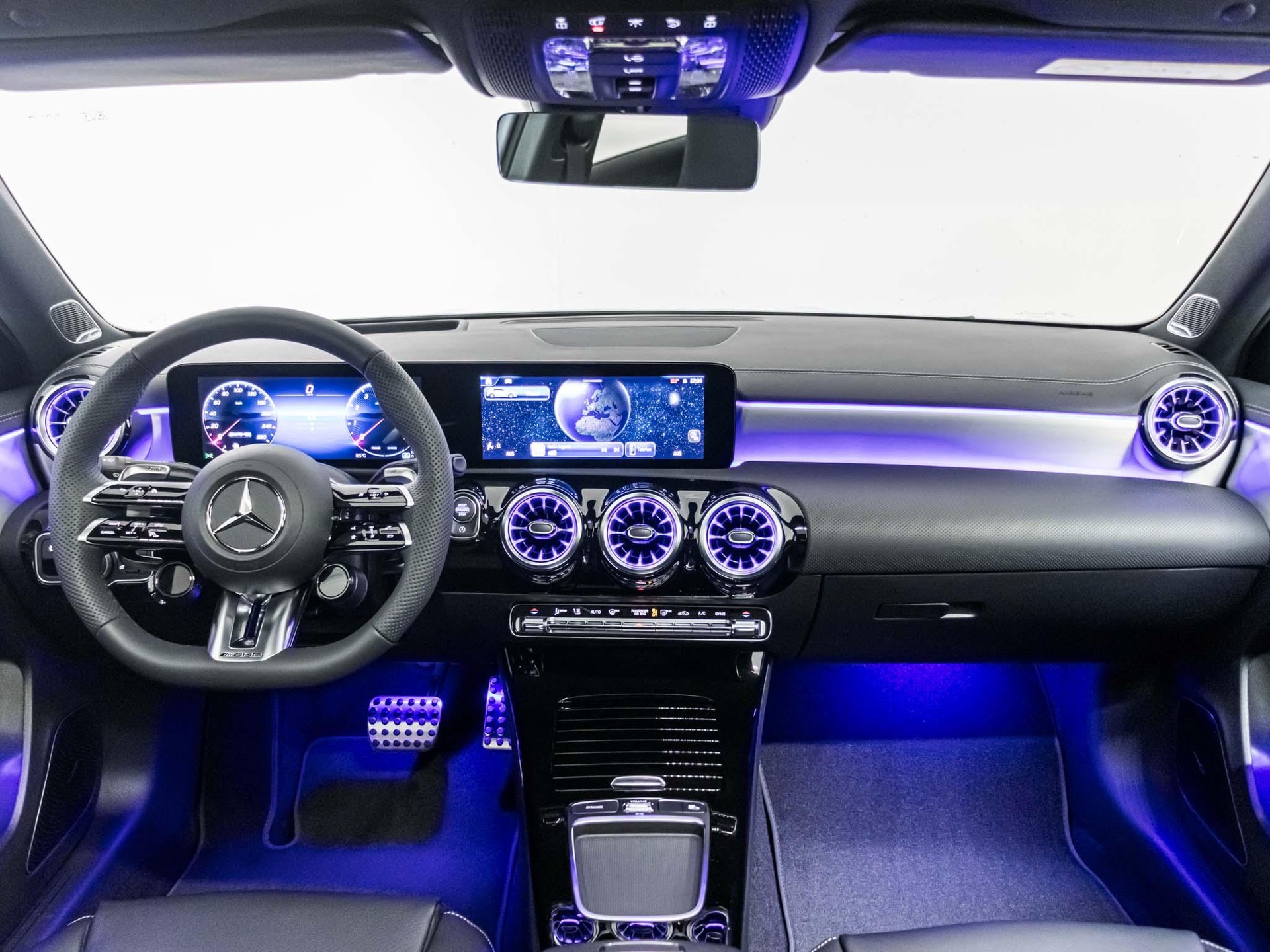 MERCEDES-BENZ A 35 AMG 4MATIC-image-11