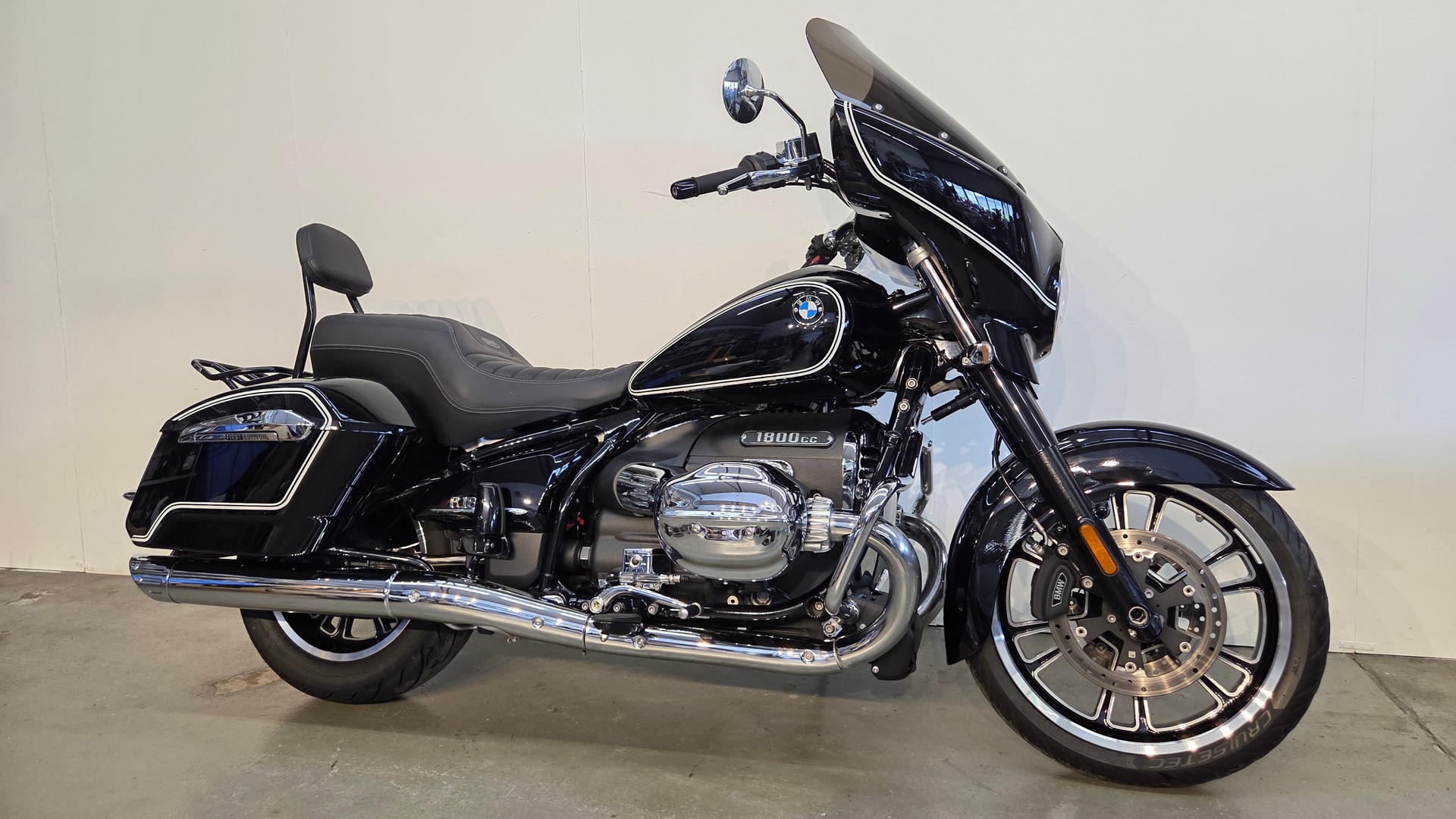 BMW R 18 Bagger First Edition-showroom-element-2