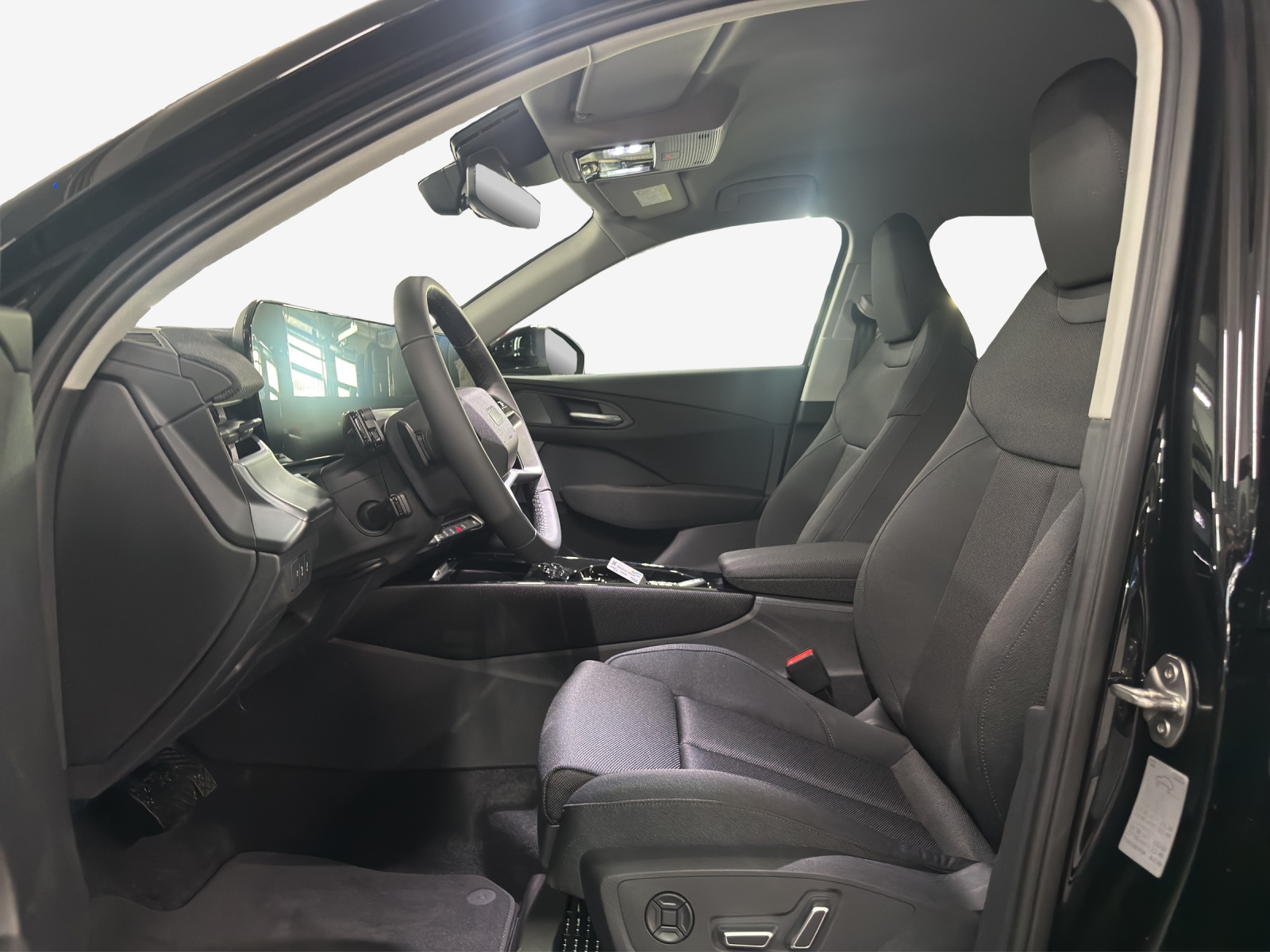 AUDI Q3 SUV 110 kW TFSI S tronic-image-7