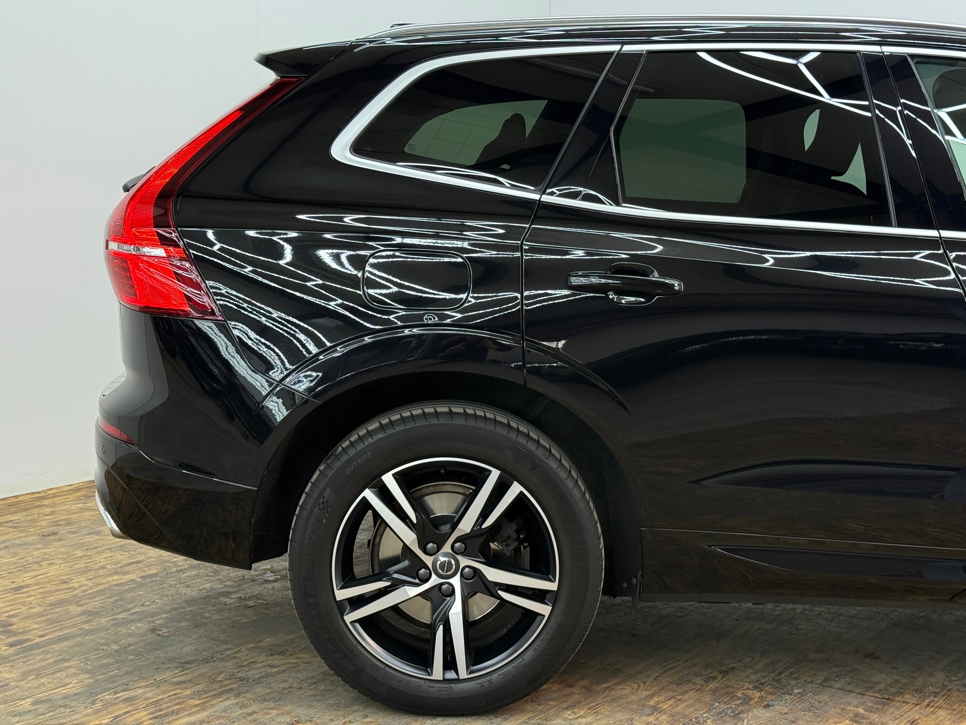 VOLVO XC60 D4 AWD R-Design Geartronic-image-14