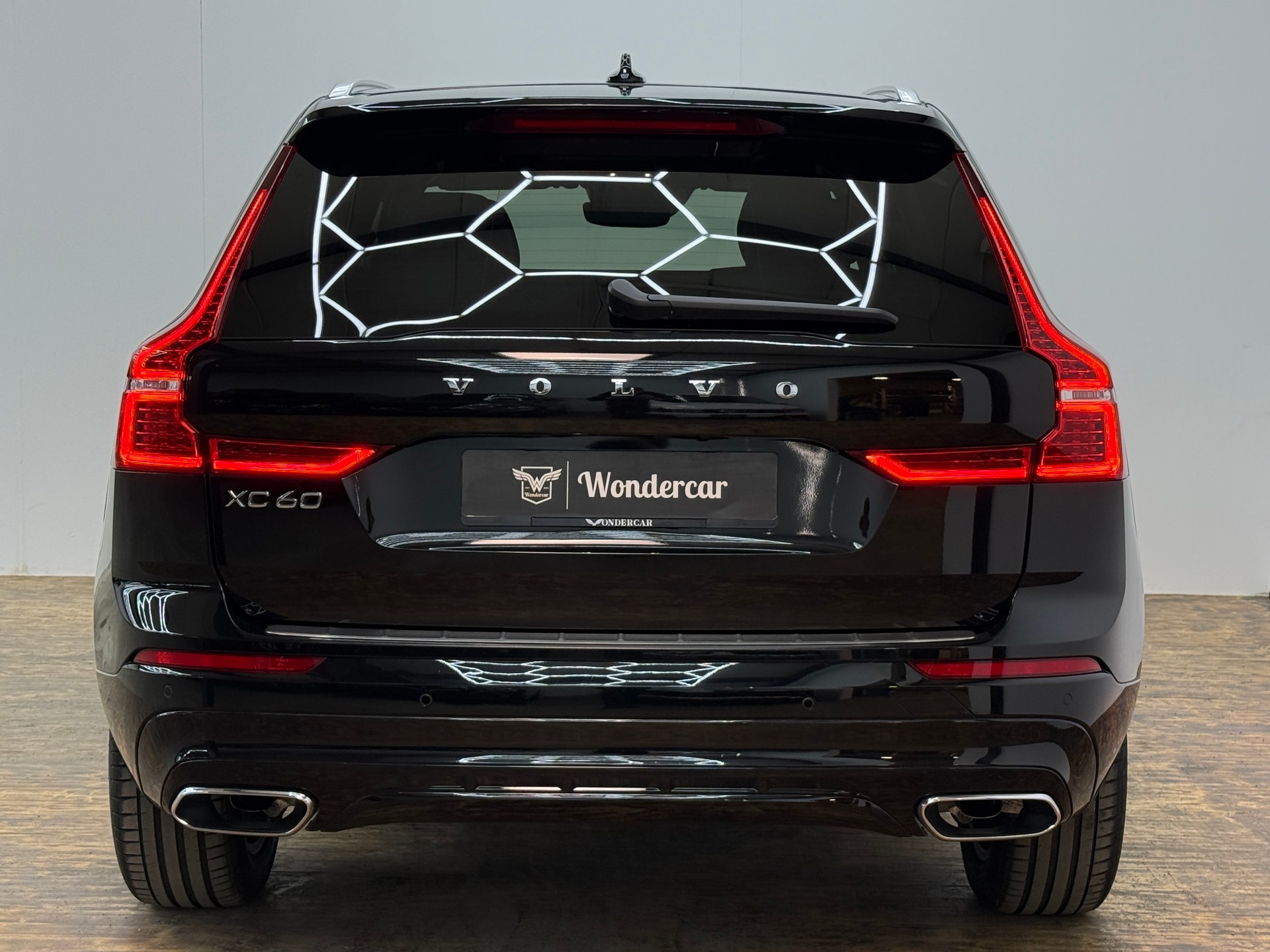 VOLVO XC60 D4 AWD R-Design Geartronic-image-10