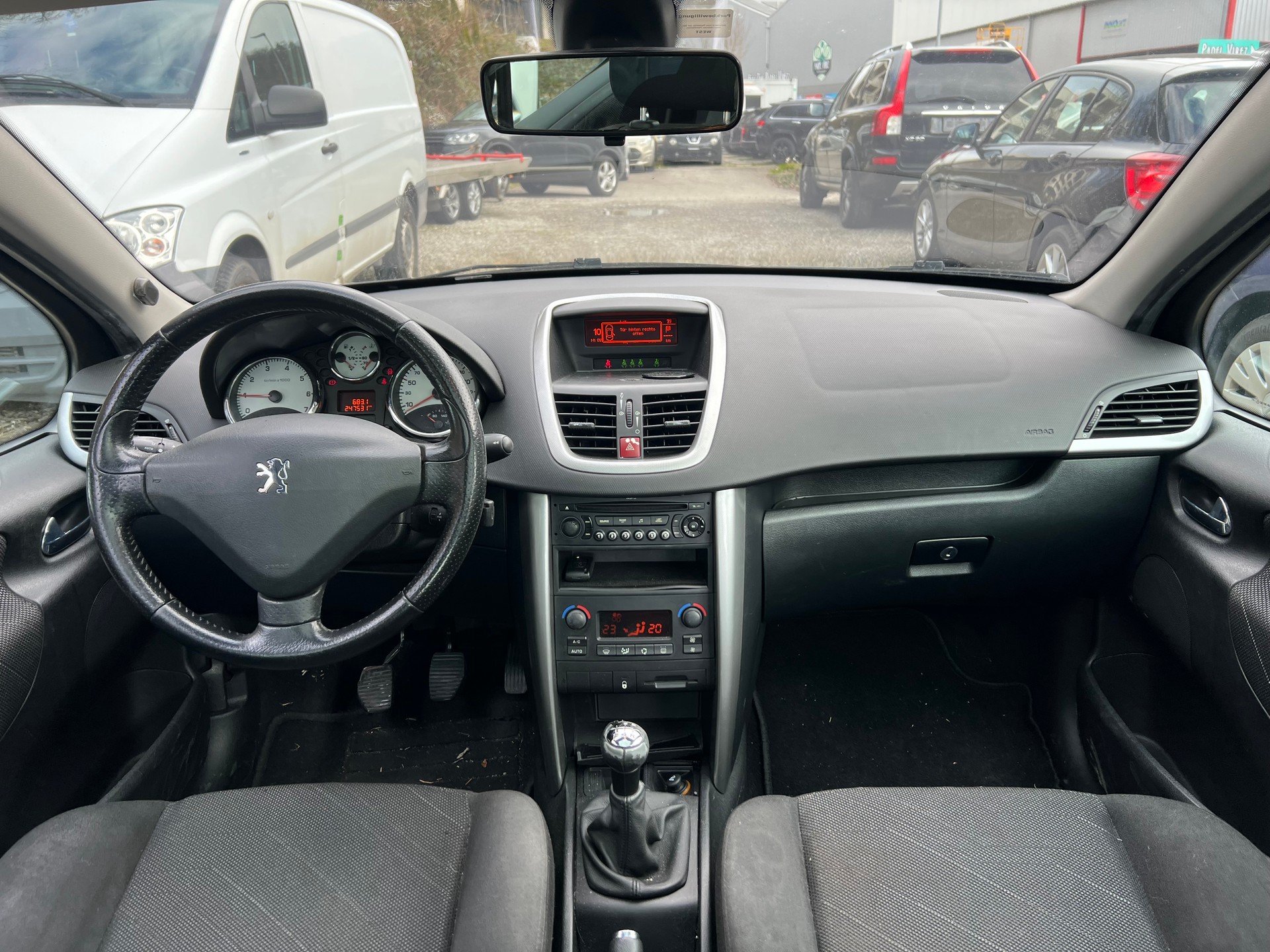 PEUGEOT 207 1.6 16V XT-image-9