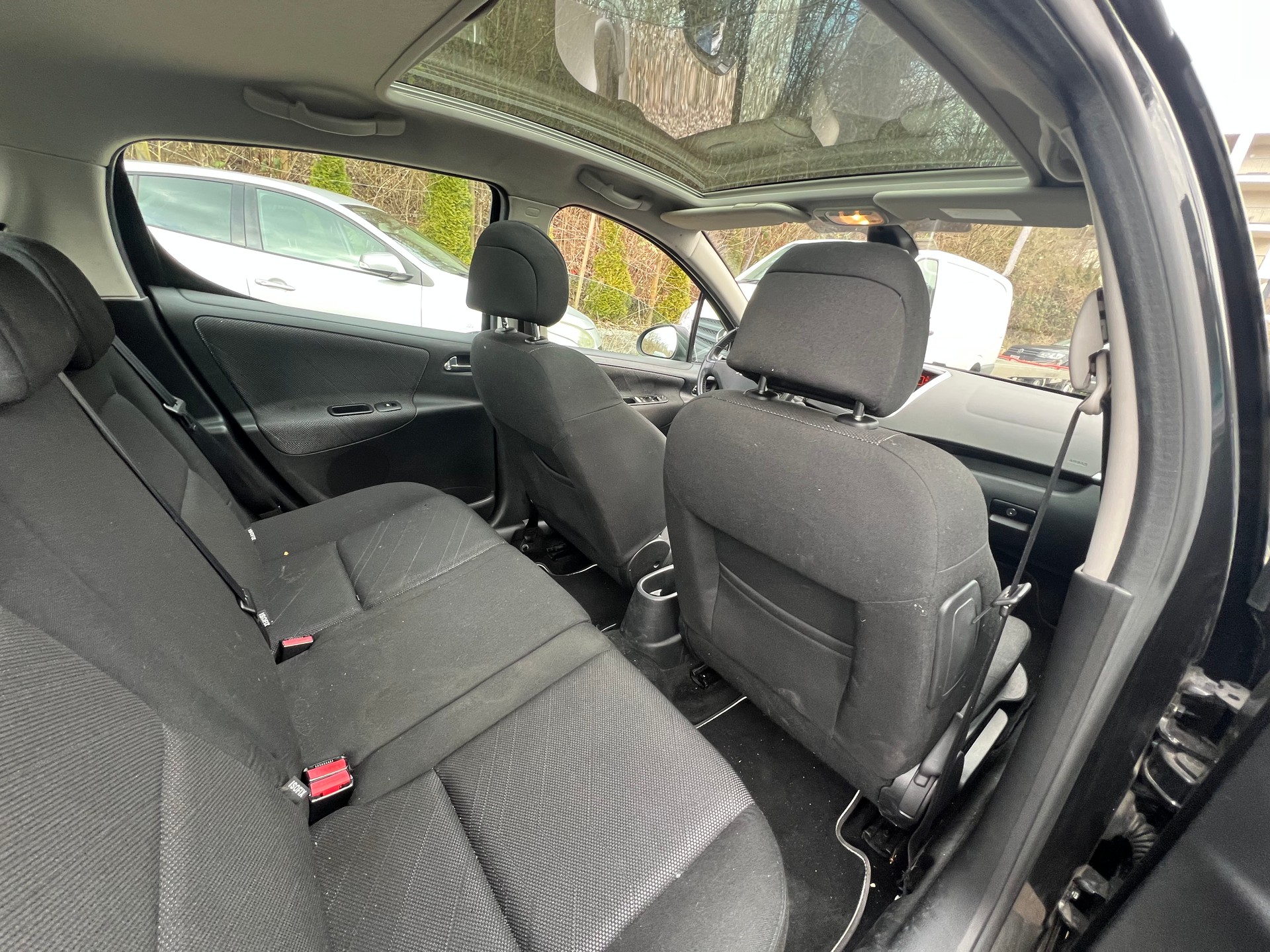 PEUGEOT 207 1.6 16V XT-image-11