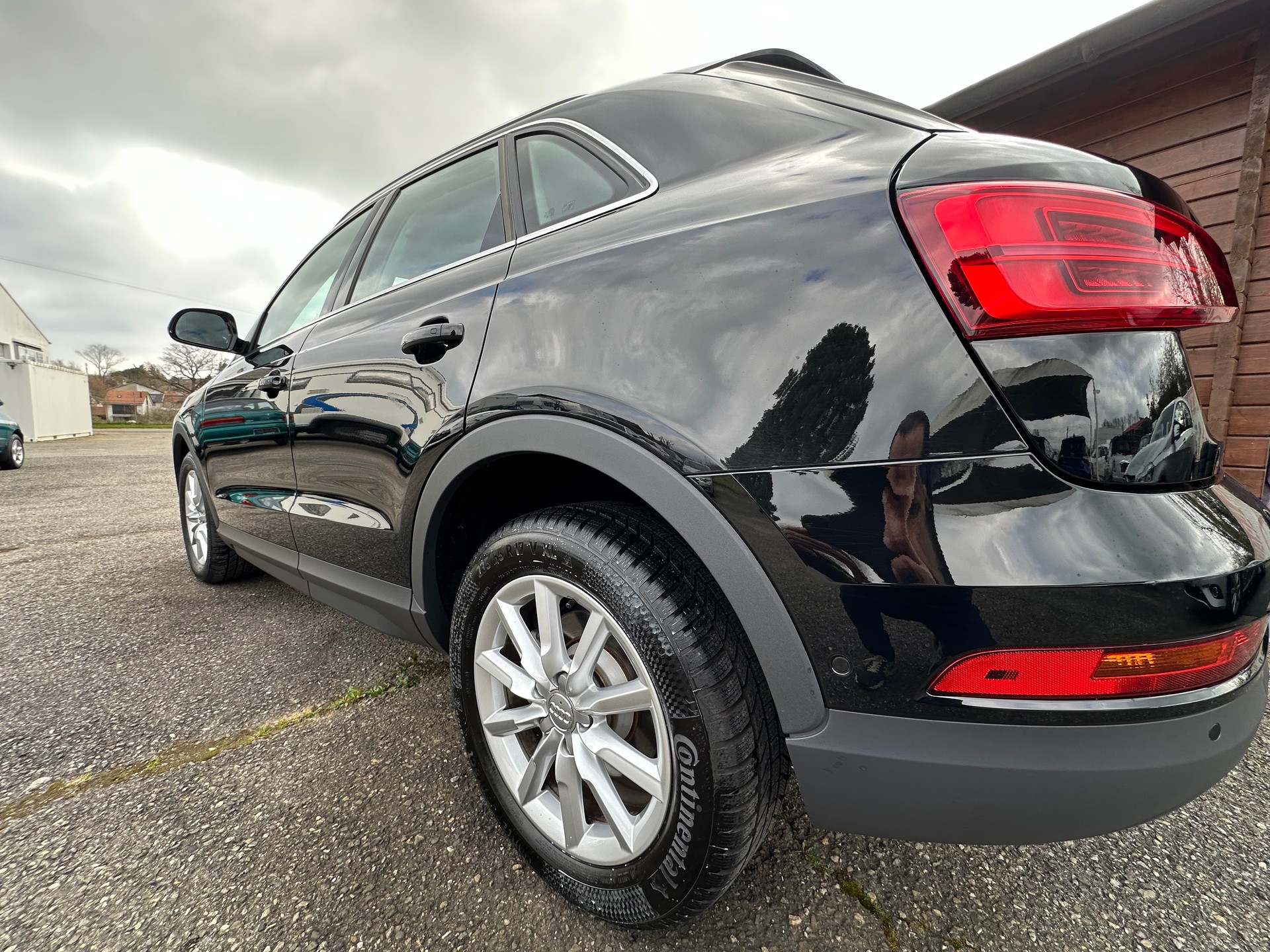 AUDI Q3 1.4 TFSI S-tronic-image-24