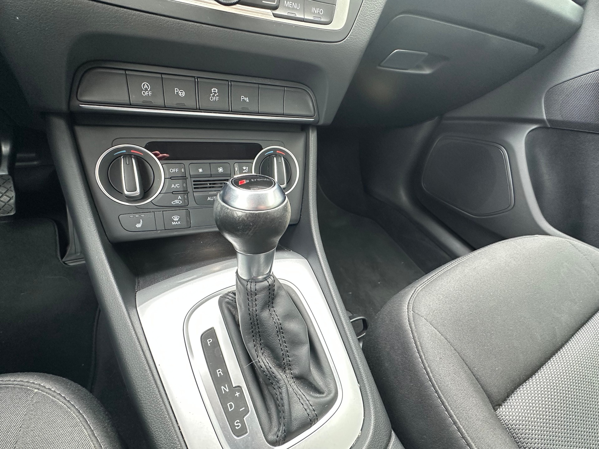 AUDI Q3 1.4 TFSI S-tronic-image-16