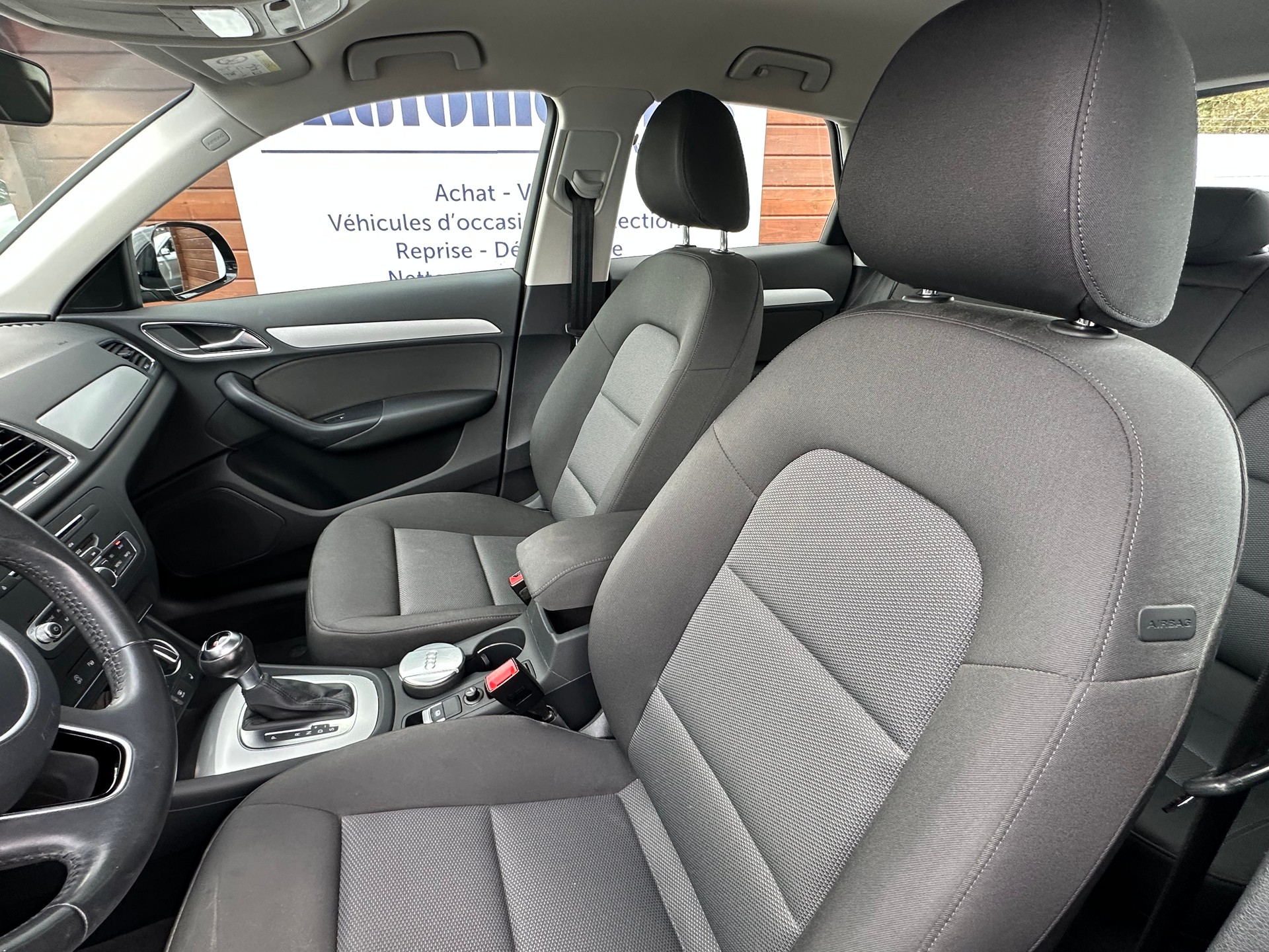 AUDI Q3 1.4 TFSI S-tronic-image-13