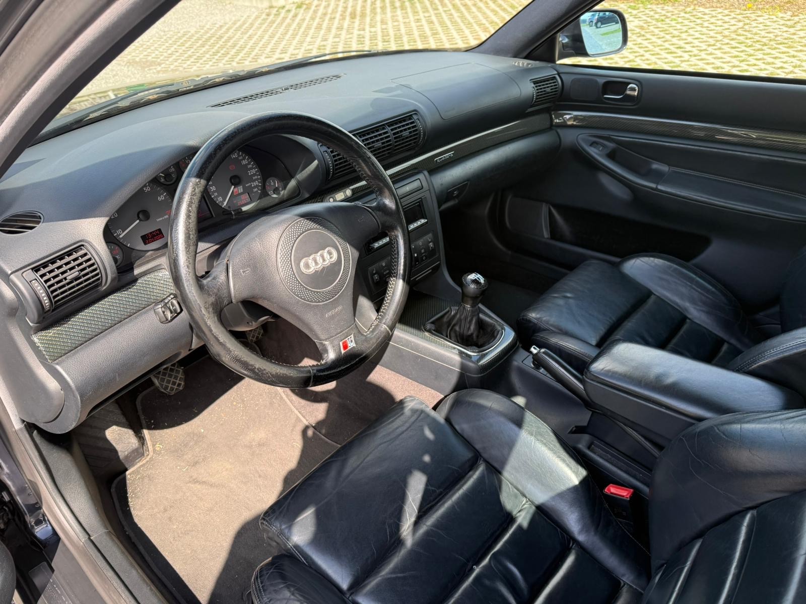 AUDI S4 Avant quattro-image-8