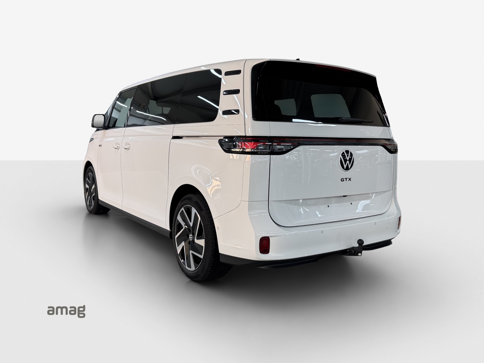 VW ID.Buzz LWB GTX 4 Motion-image-2