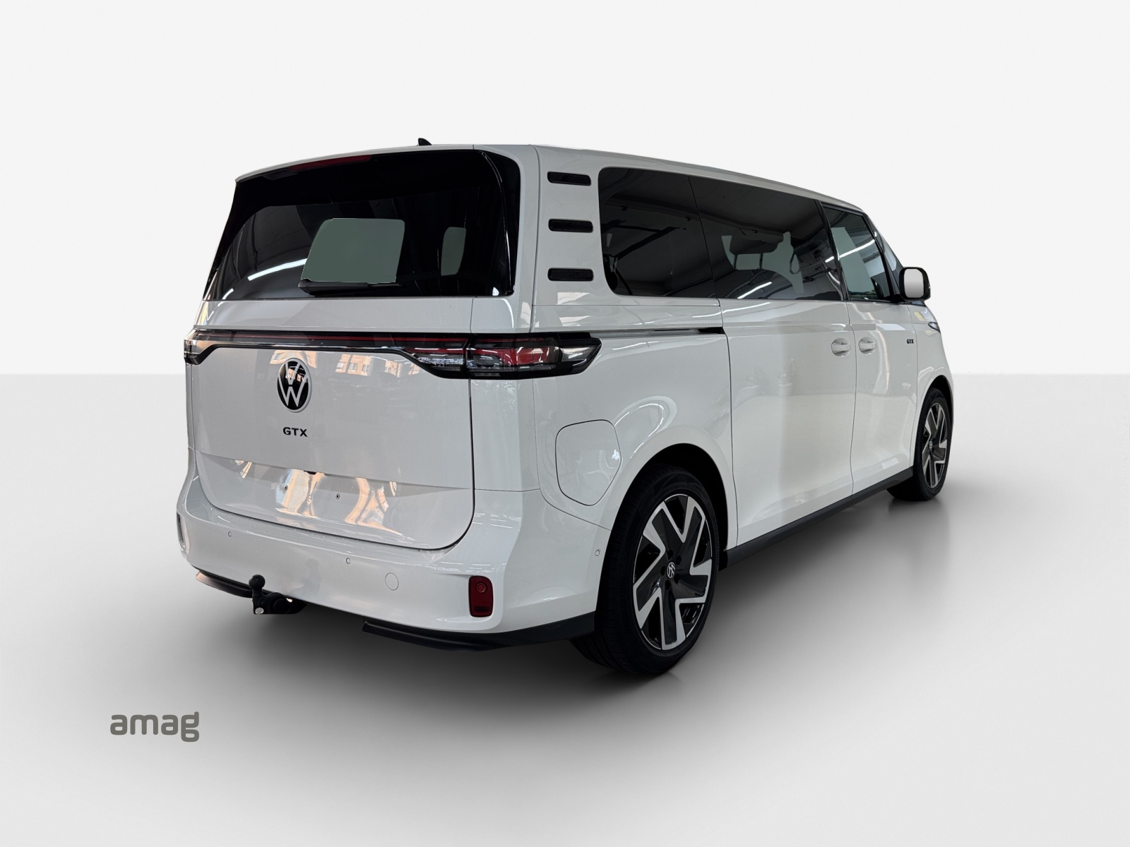 VW ID.Buzz LWB GTX 4 Motion-image-4