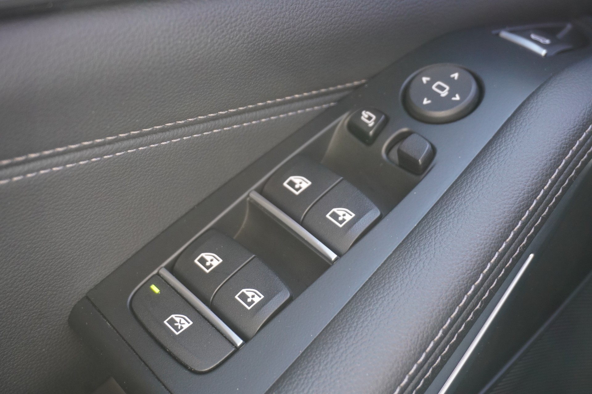 BMW X5 xDrive 48V 30d Steptronic-image-42